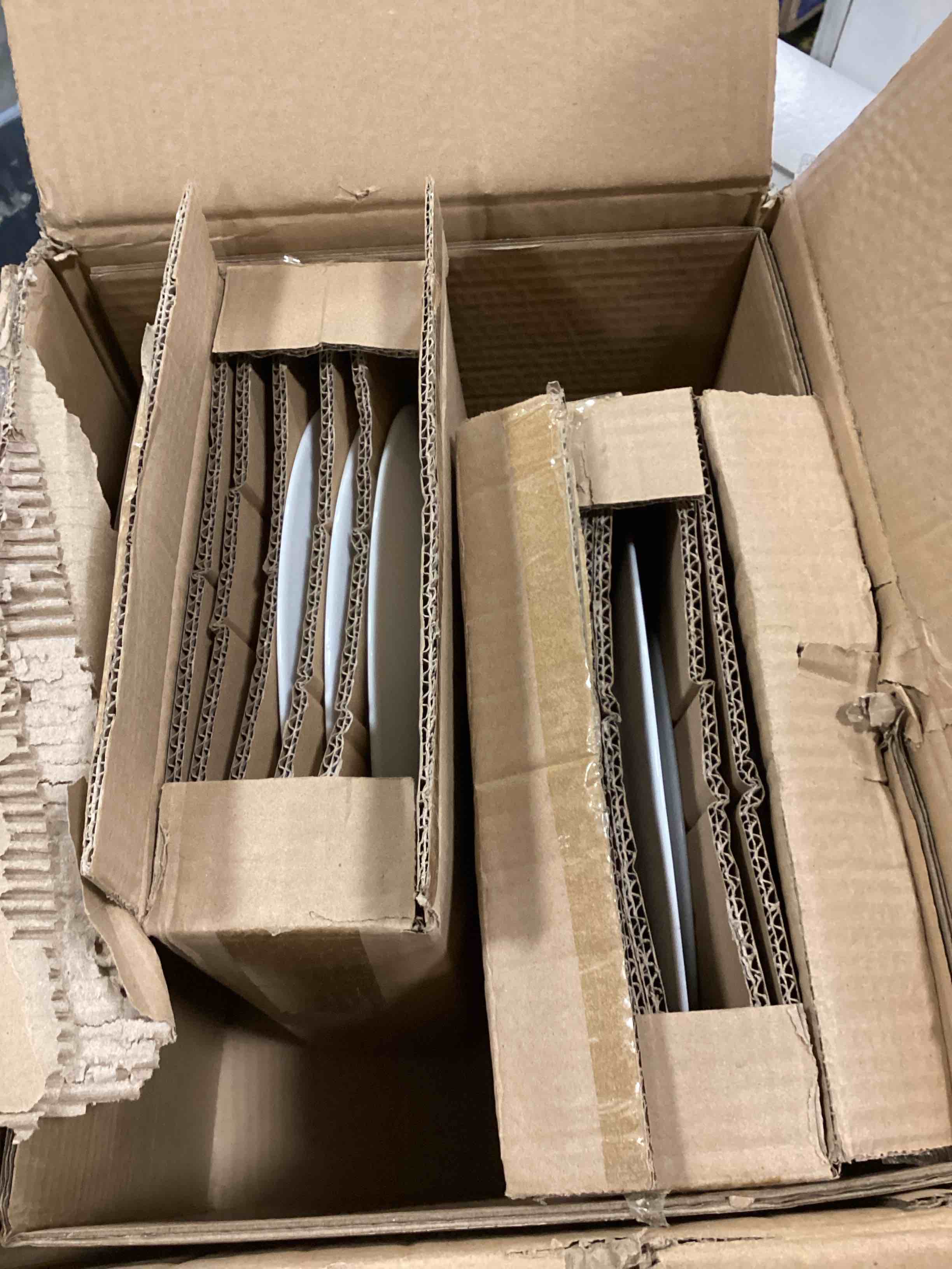 https://s3.amazonaws.com/lotting-images-prod/bidfta/TEA3331045_1746545679954.jpeg