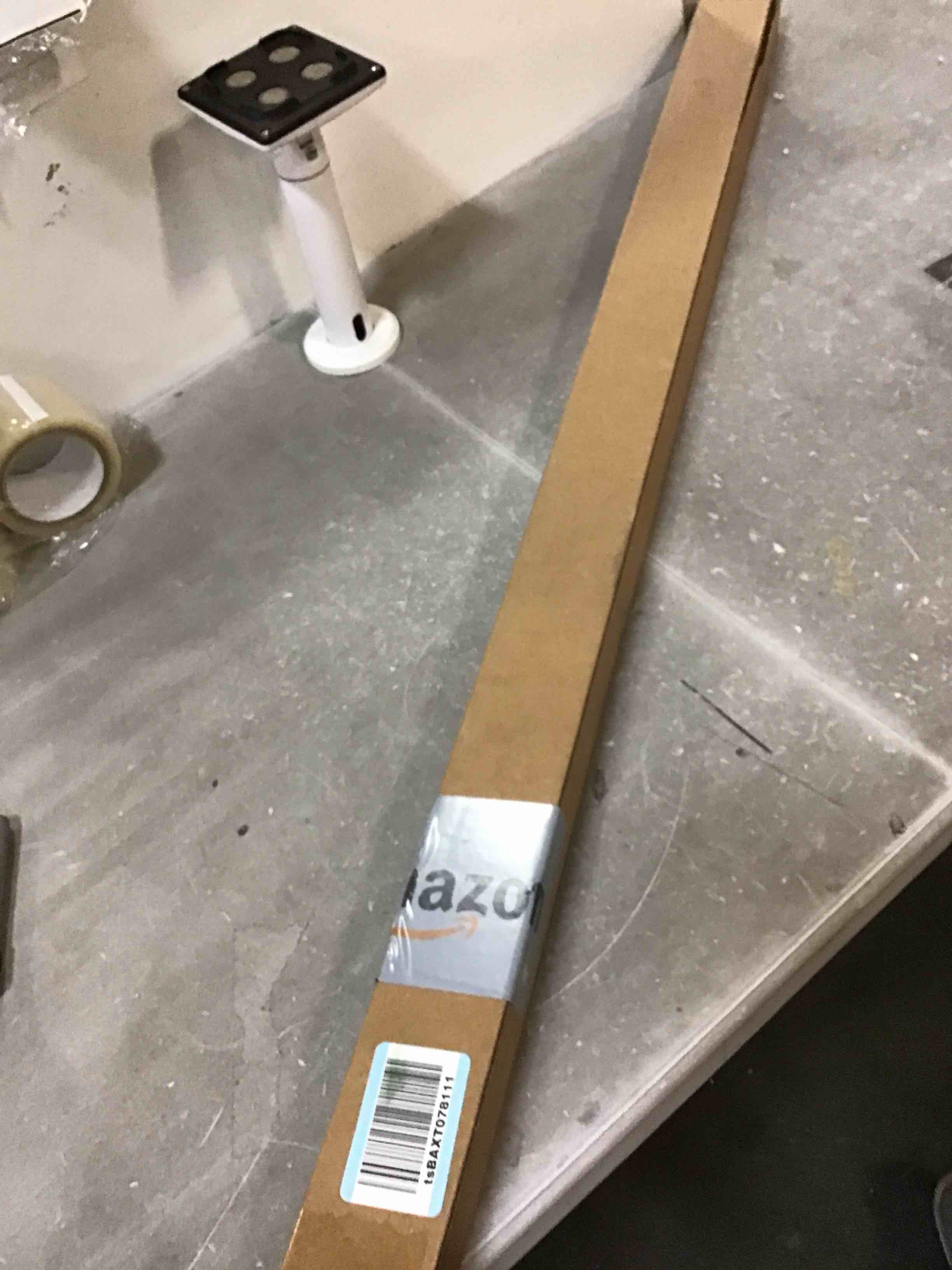 https://s3.amazonaws.com/lotting-images-prod/bidfta/TEA3334376_1746715091162.jpeg
