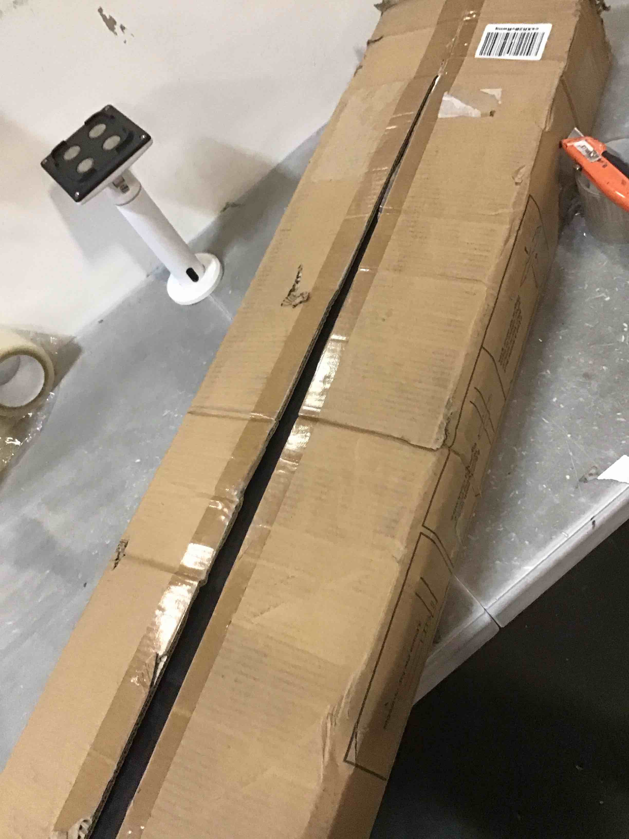 https://s3.amazonaws.com/lotting-images-prod/bidfta/TEA3334392_1746716350572.jpeg