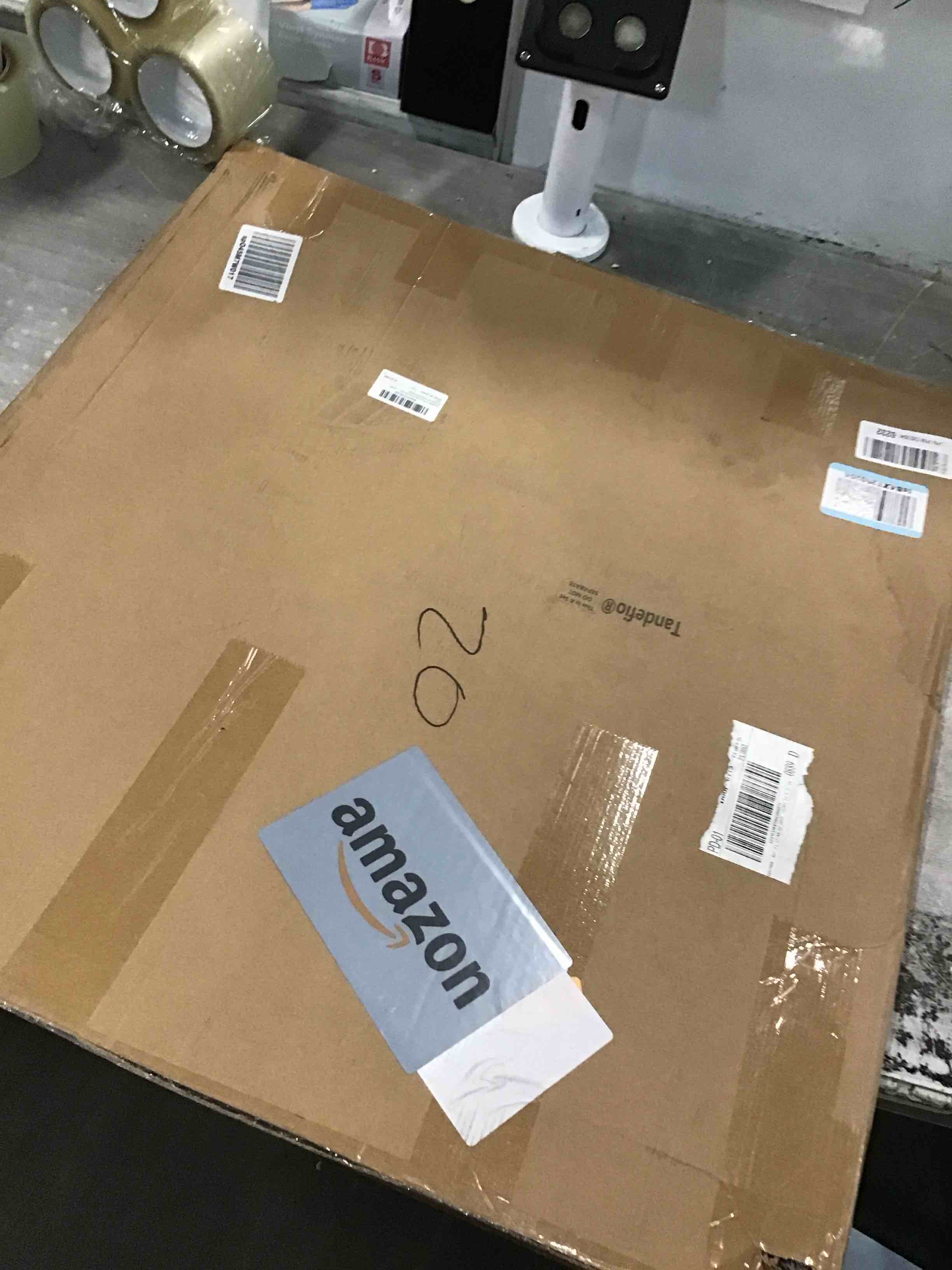 https://s3.amazonaws.com/lotting-images-prod/bidfta/TEA3334801_1747227014907.jpeg