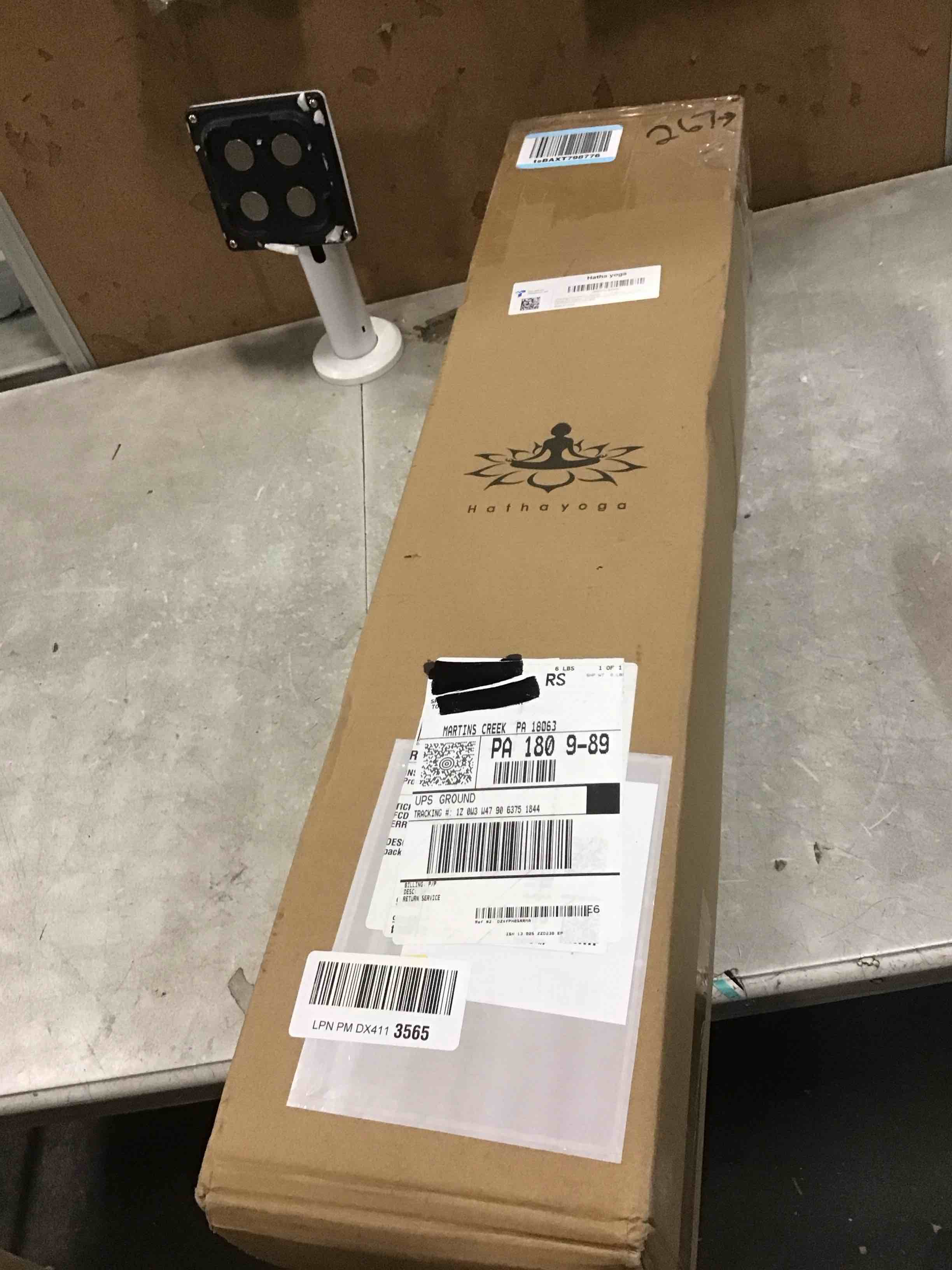 https://s3.amazonaws.com/lotting-images-prod/bidfta/TEA3335424_1747406280485.jpeg