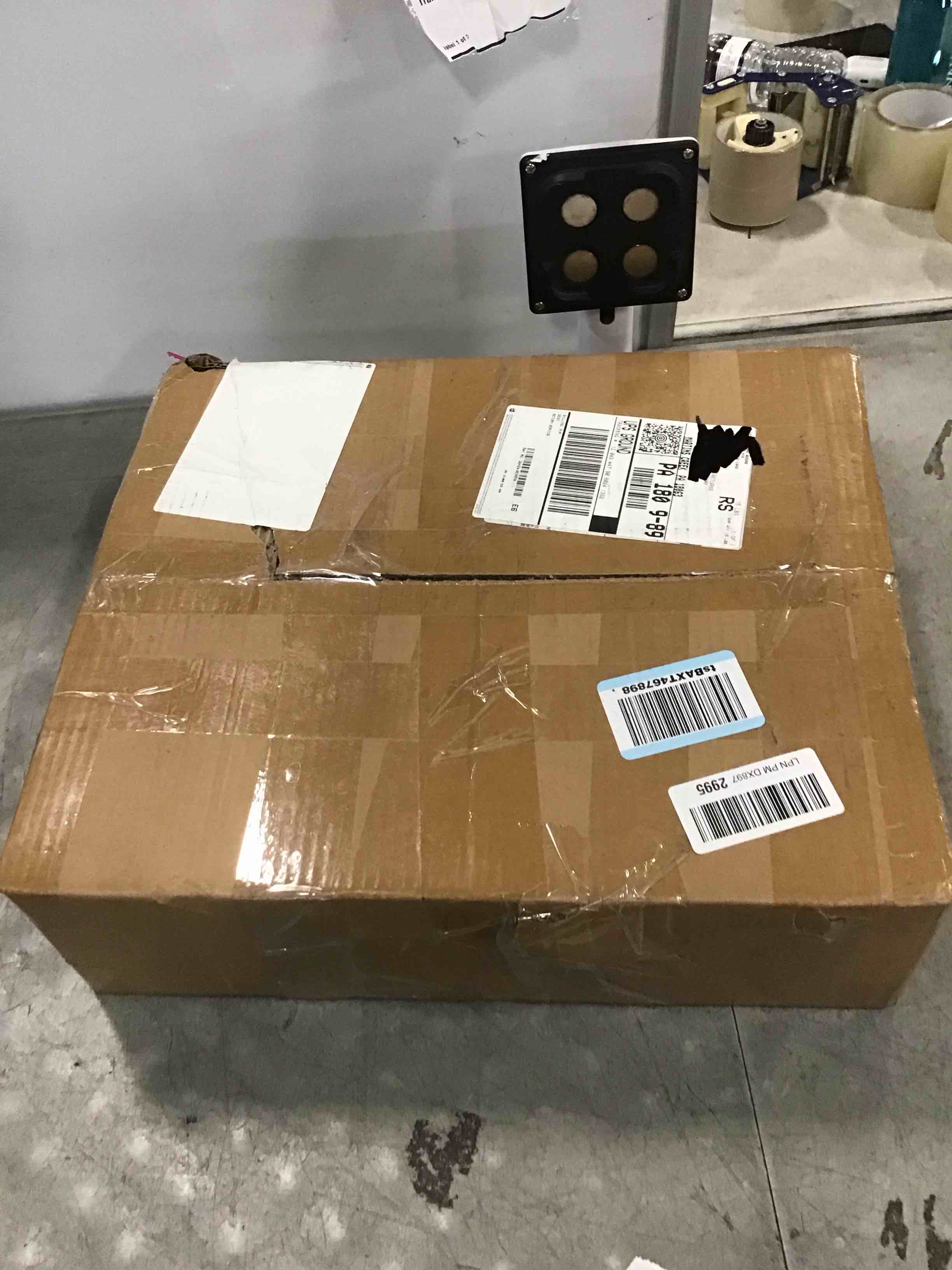 https://s3.amazonaws.com/lotting-images-prod/bidfta/TEA3335616_1747658793907.jpeg