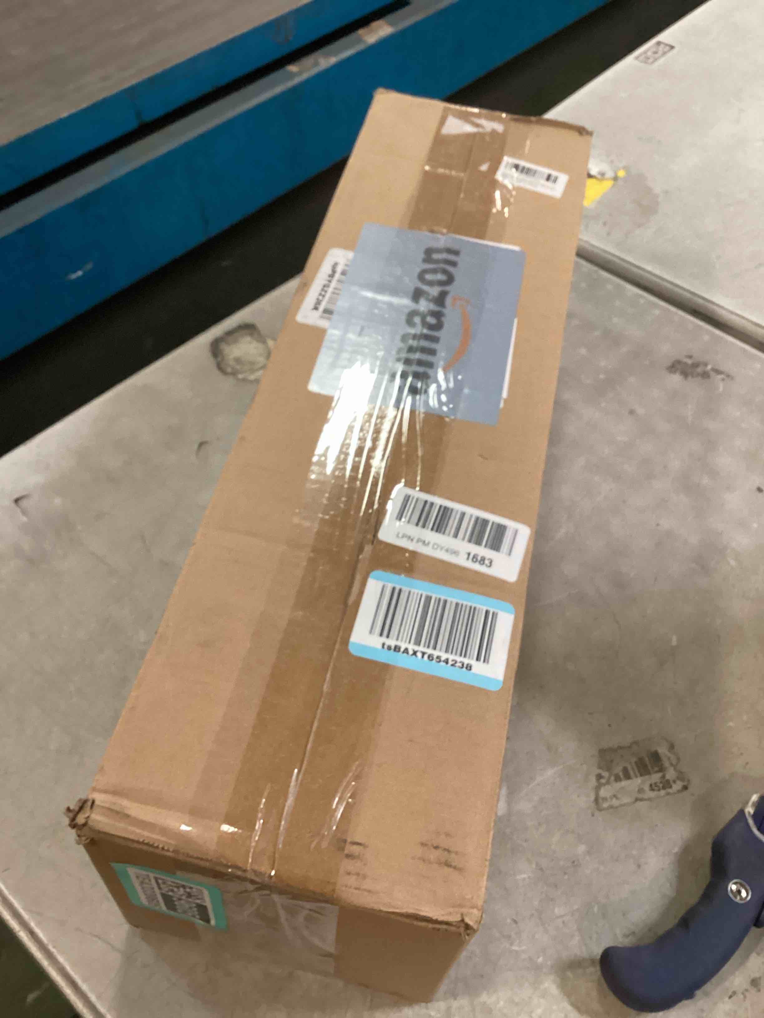 https://s3.amazonaws.com/lotting-images-prod/bidfta/TEA3339605_1748540492511.jpeg
