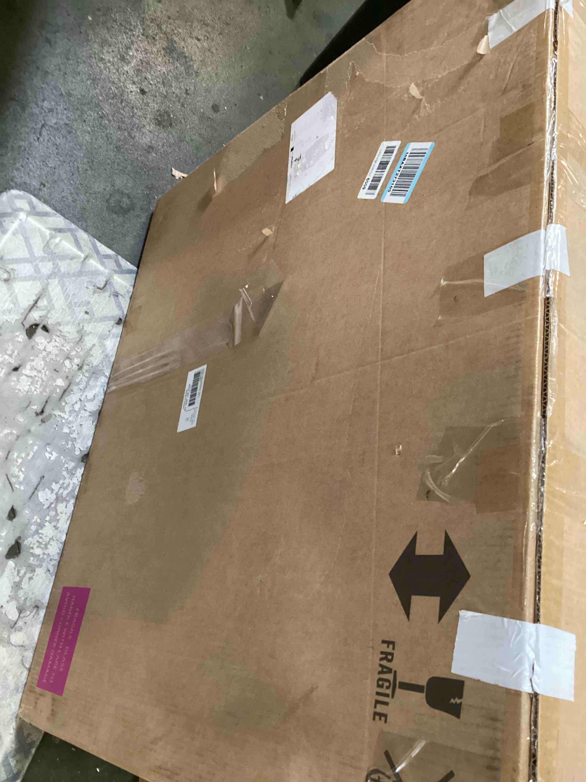 https://s3.amazonaws.com/lotting-images-prod/bidfta/TEA3341676_1747326833602.jpeg