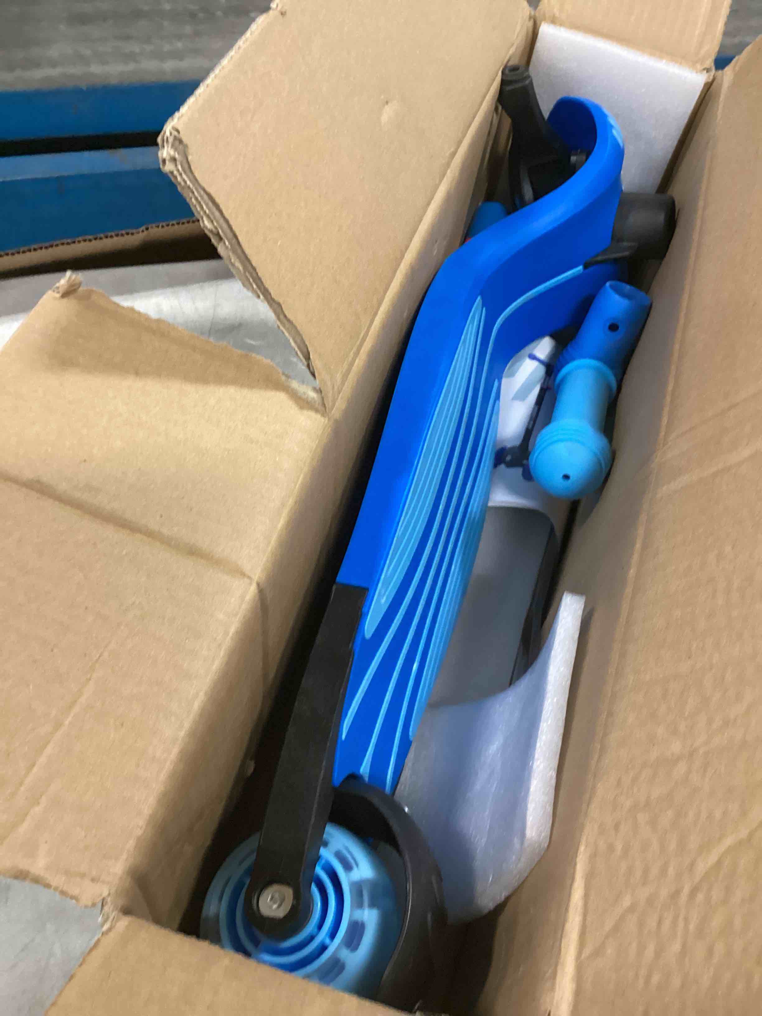 https://s3.amazonaws.com/lotting-images-prod/bidfta/TEA3343091_1746708174068.jpeg