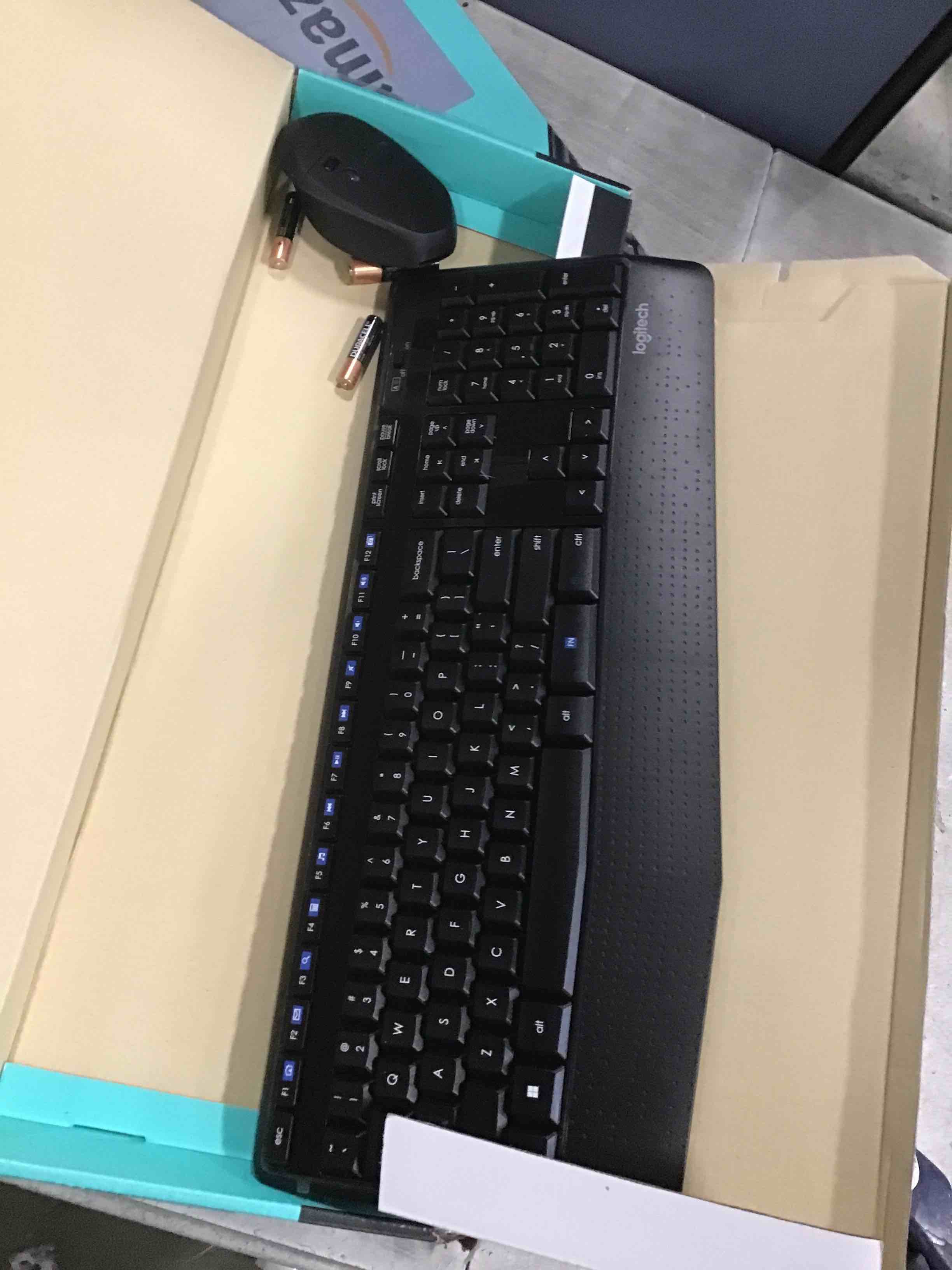 https://s3.amazonaws.com/lotting-images-prod/bidfta/TEA3349056_1747149511818.jpeg