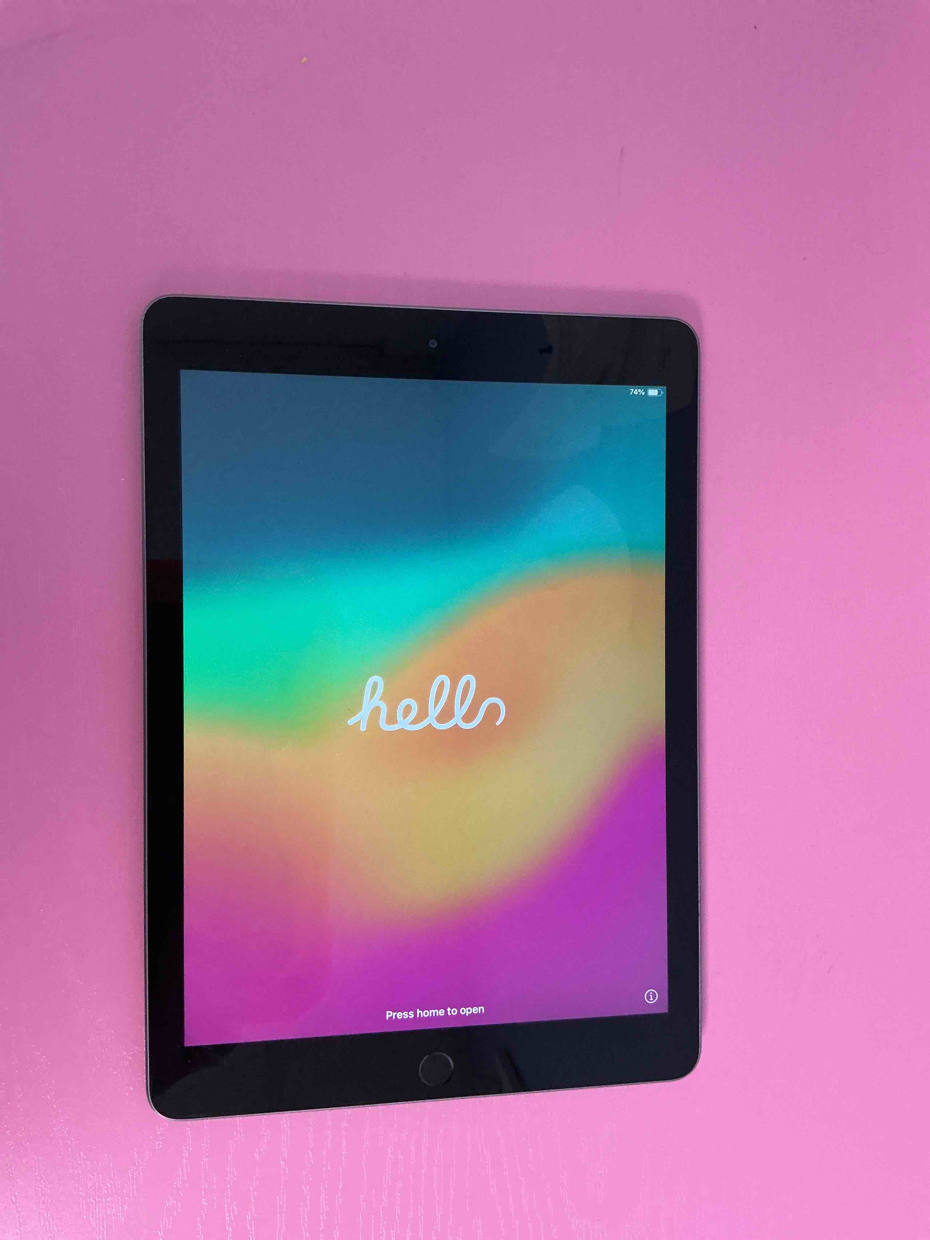 Condition photo showing Good Condition for ipad 6th gen 