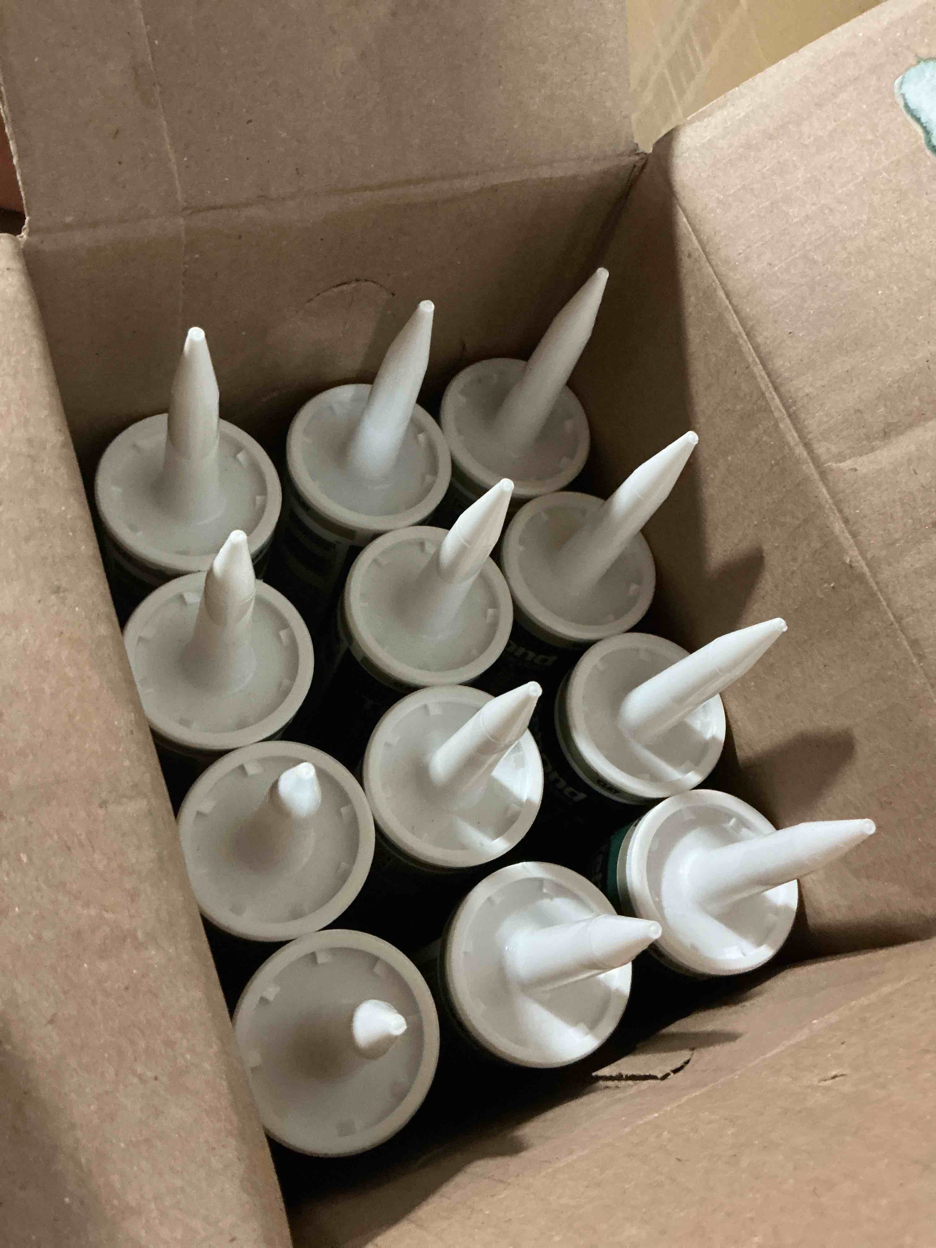Condition photo showing New/Like New for titebond titeshield 33351-clay box of 12