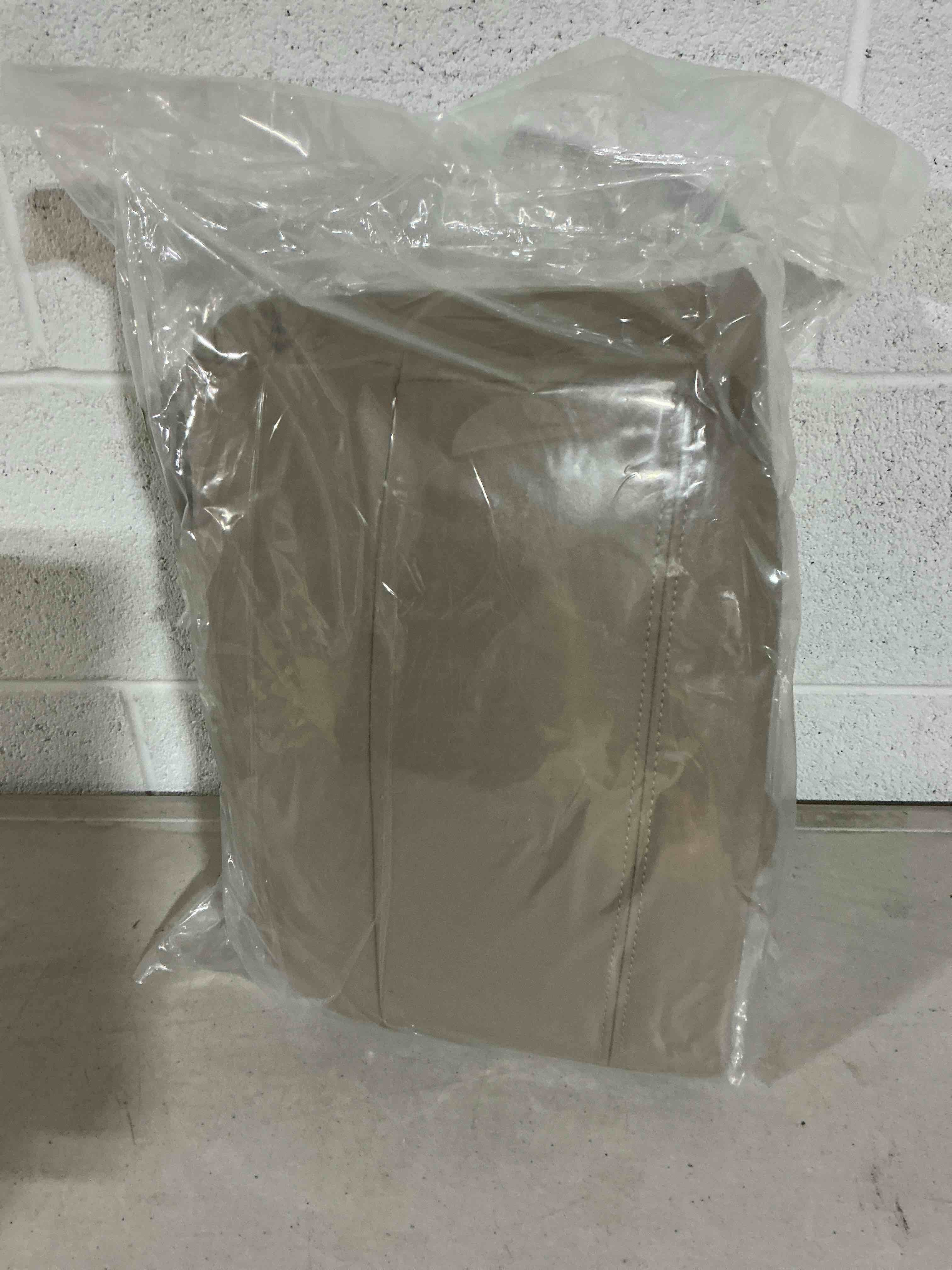 Condition photo showing Good Condition for gxarts driver and passenger side bottom and top lean back replacement leather seat cover shale light tan #522 or 922 fit for chevy suburban 1500 2500 tahoe 1999 2000 2001 2002