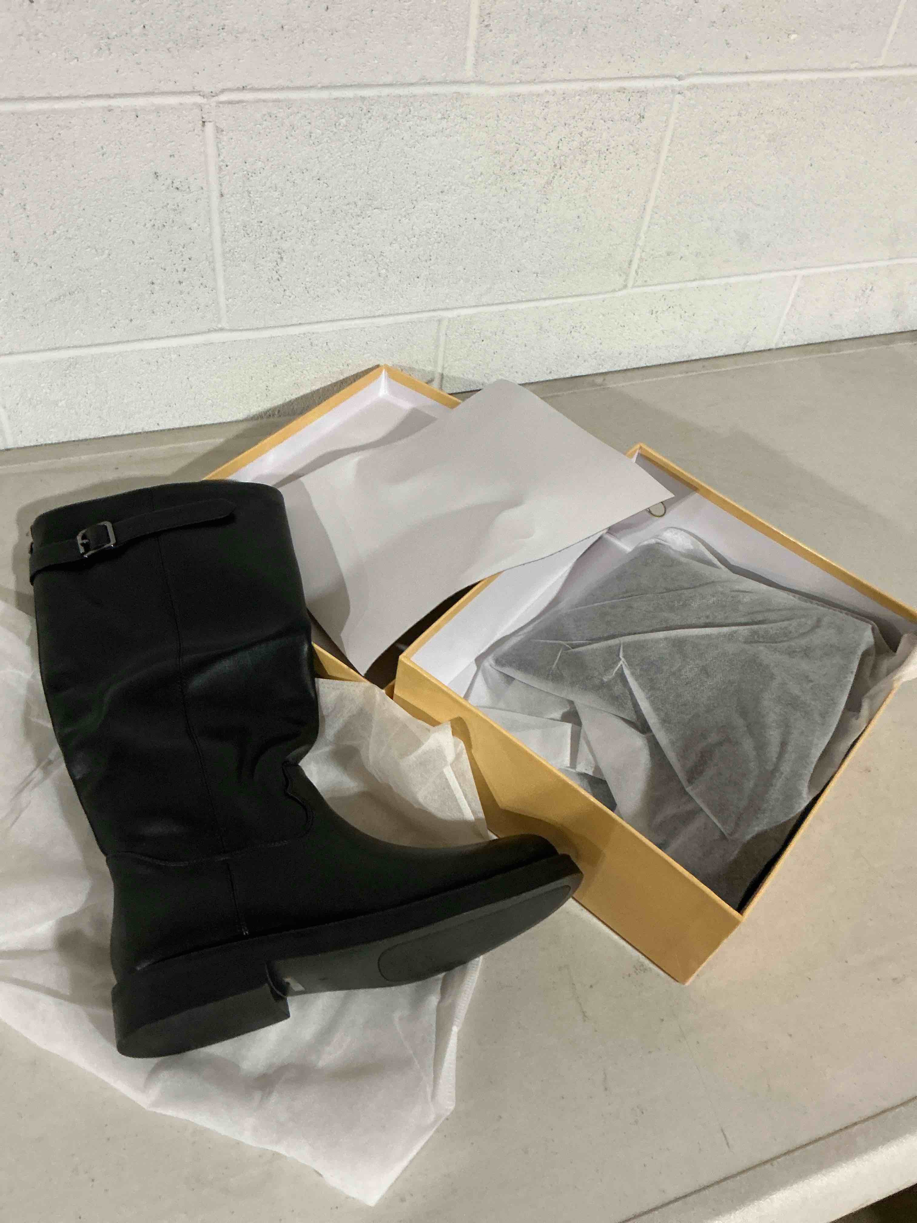 Condition photo showing New/Like New for women's knee high boots chunky heel square toe tall boots for women low heel back zipper boots 6 black