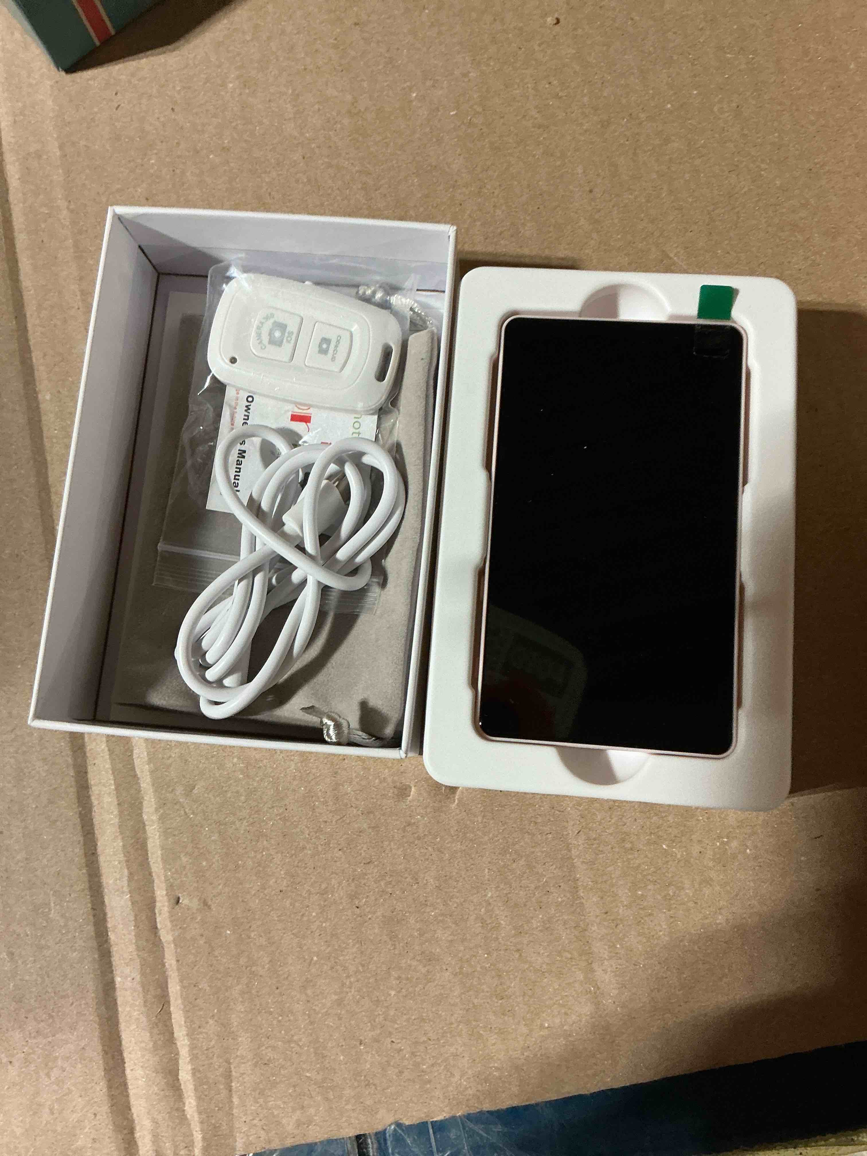 Condition photo showing Good Condition for vamvo magnetic selfie monitor screen for iphone & android, 4k wireless vlog screen with remote, 180° rotation & screen mirroring content creator essentials for tiktok, youtube live streaming (pink)