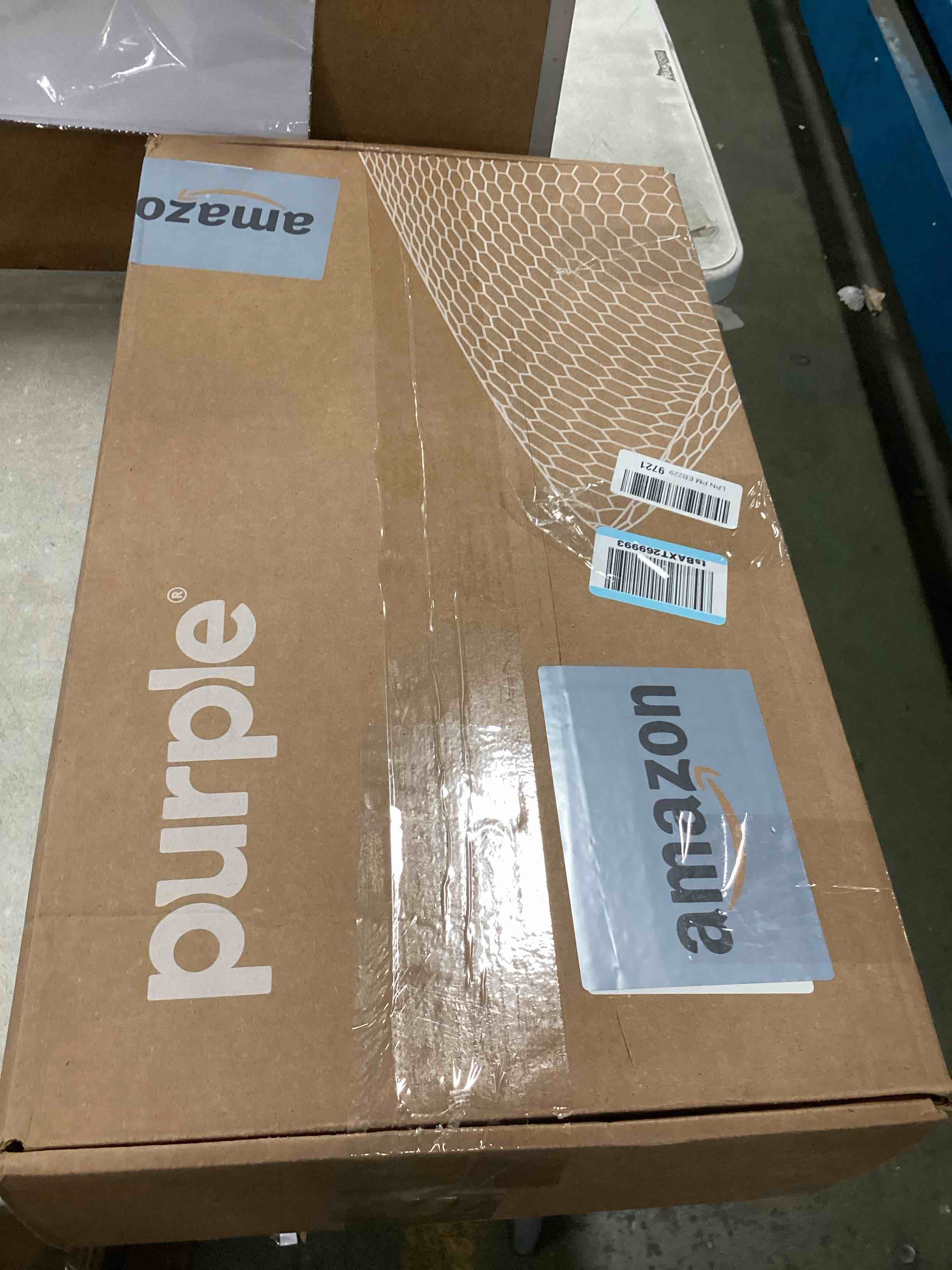 https://s3.amazonaws.com/lotting-images-prod/bidfta/TEA3376140_1748450136977.jpeg