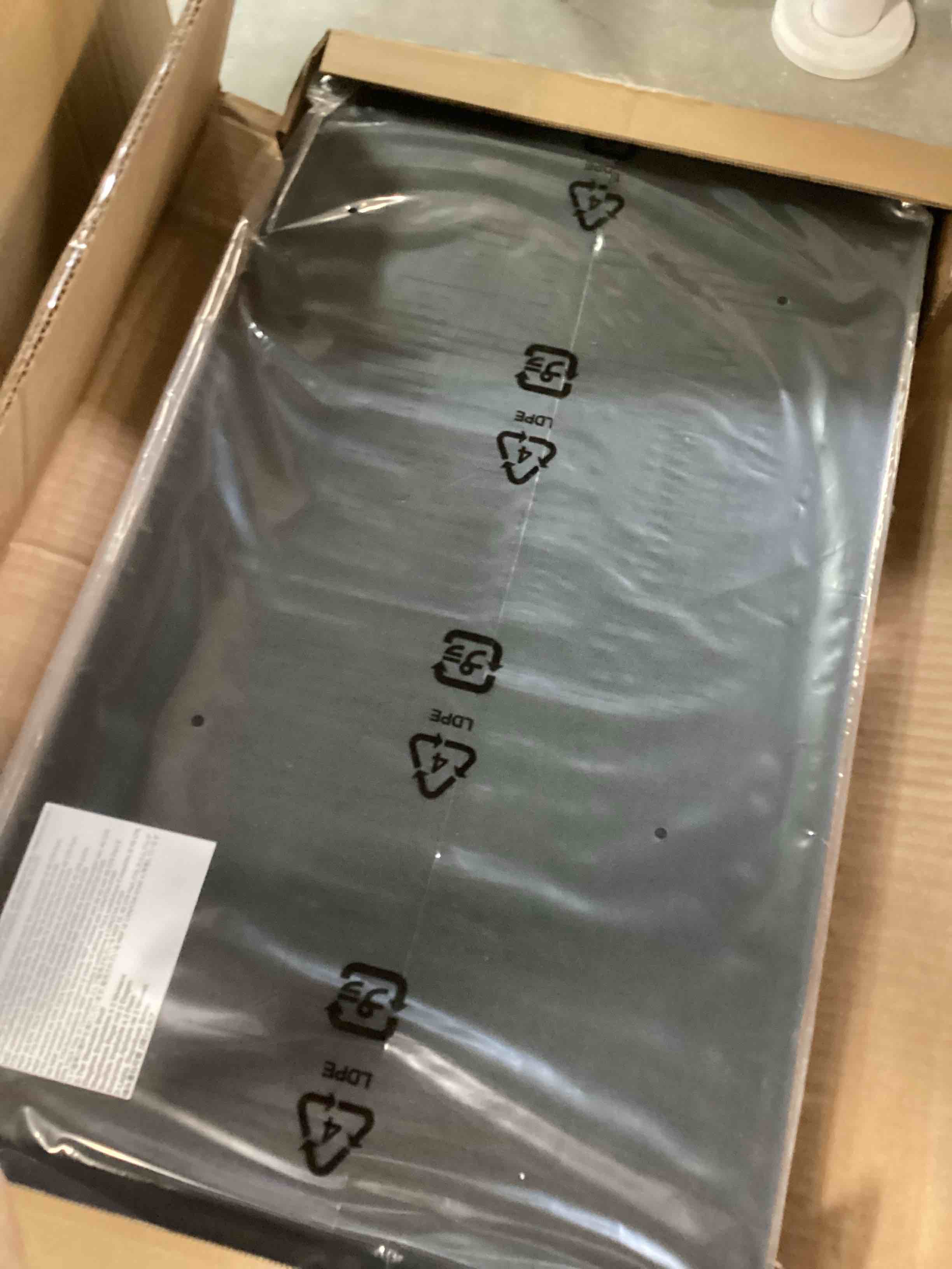 https://s3.amazonaws.com/lotting-images-prod/bidfta/TEA3380439_1749221431504.jpeg