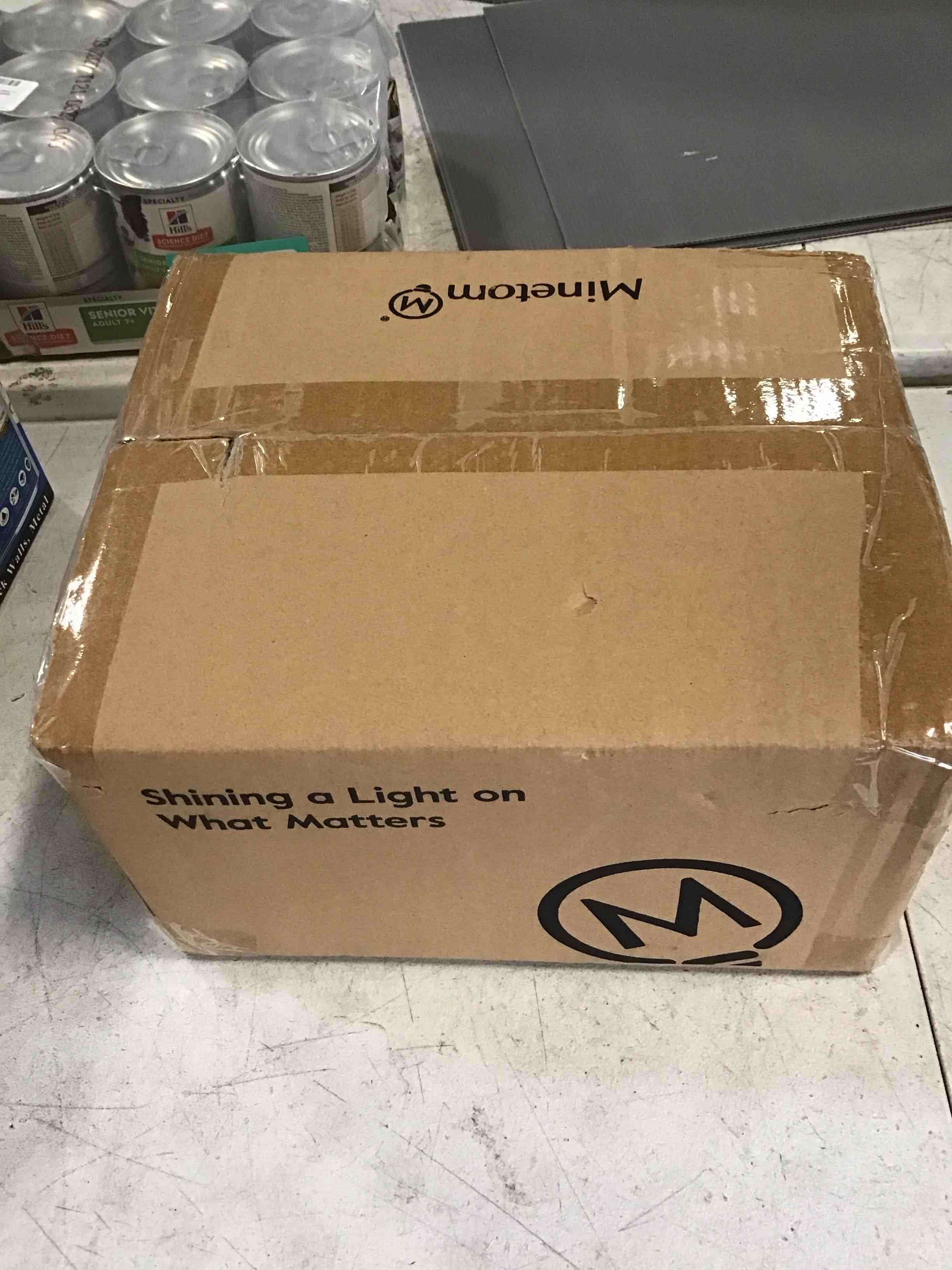 https://s3.amazonaws.com/lotting-images-prod/bidfta/TEA3386497_1749128760950.jpeg