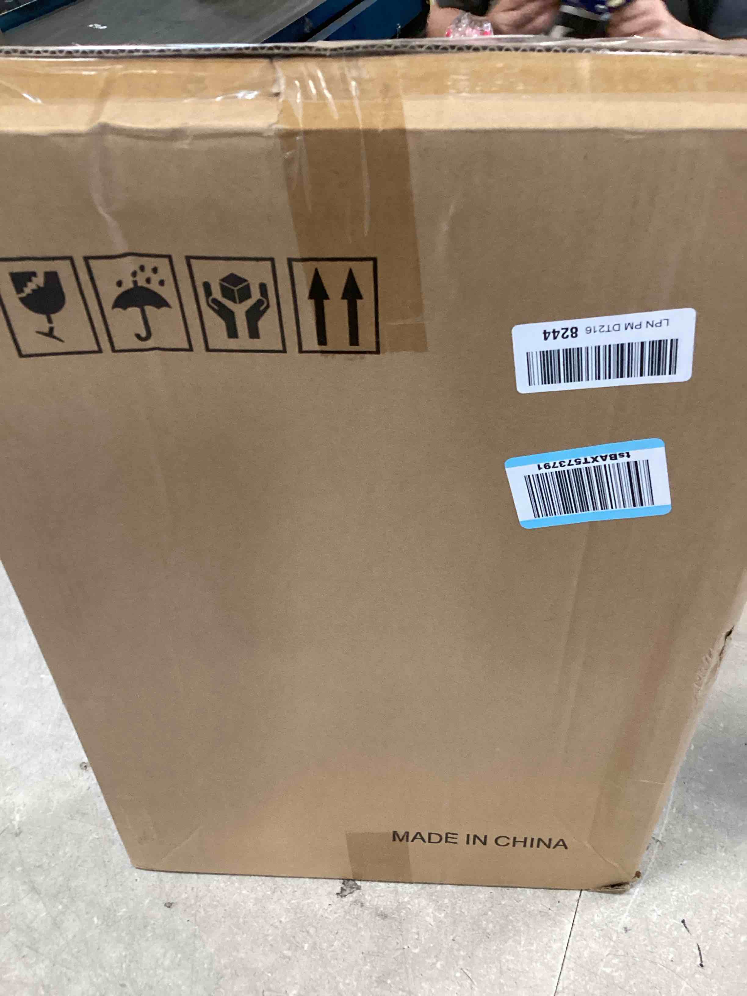 https://s3.amazonaws.com/lotting-images-prod/bidfta/TEA3387989_1749648305208.jpeg