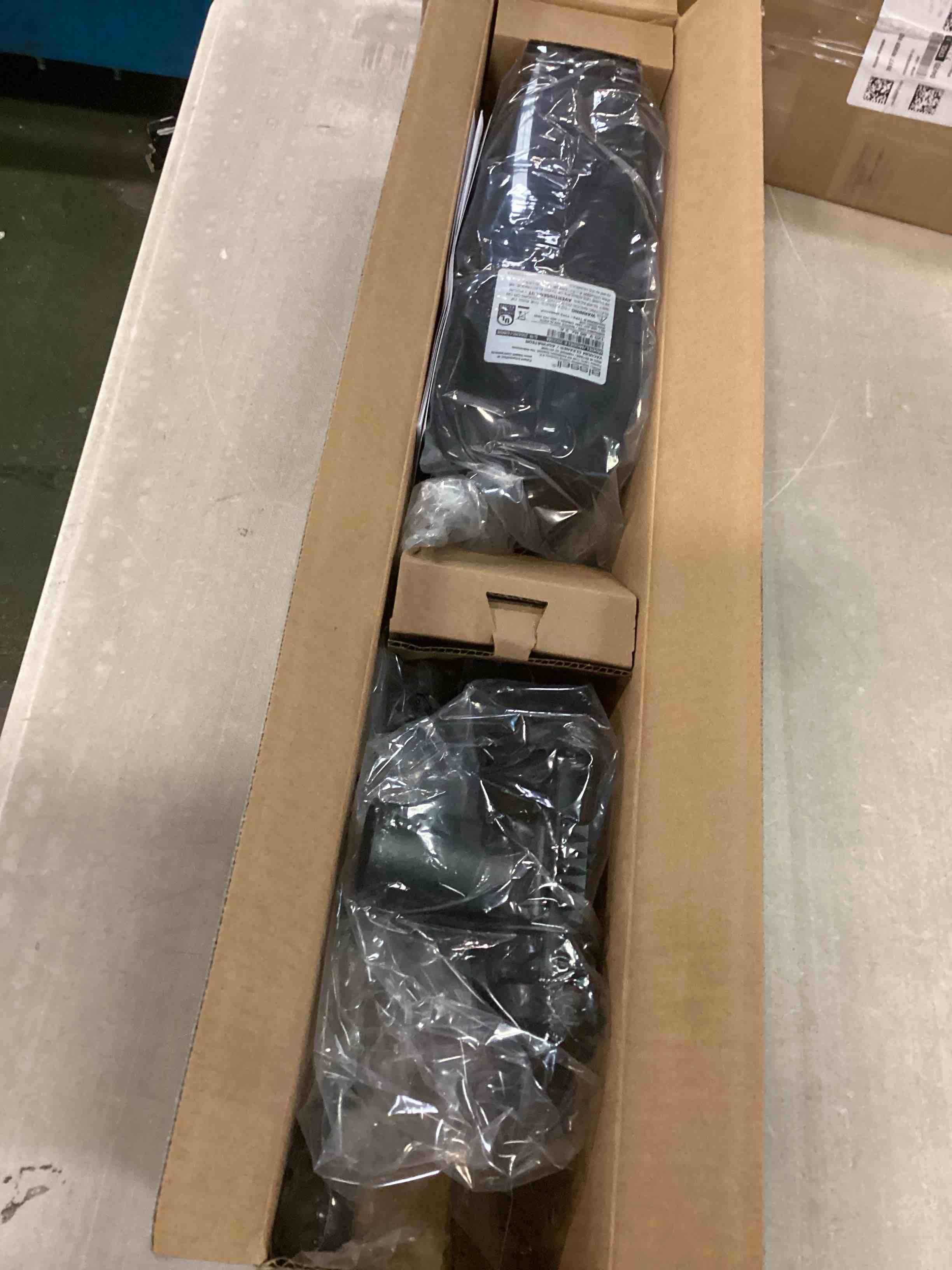 https://s3.amazonaws.com/lotting-images-prod/bidfta/TEA3388717_1747753611238.jpeg