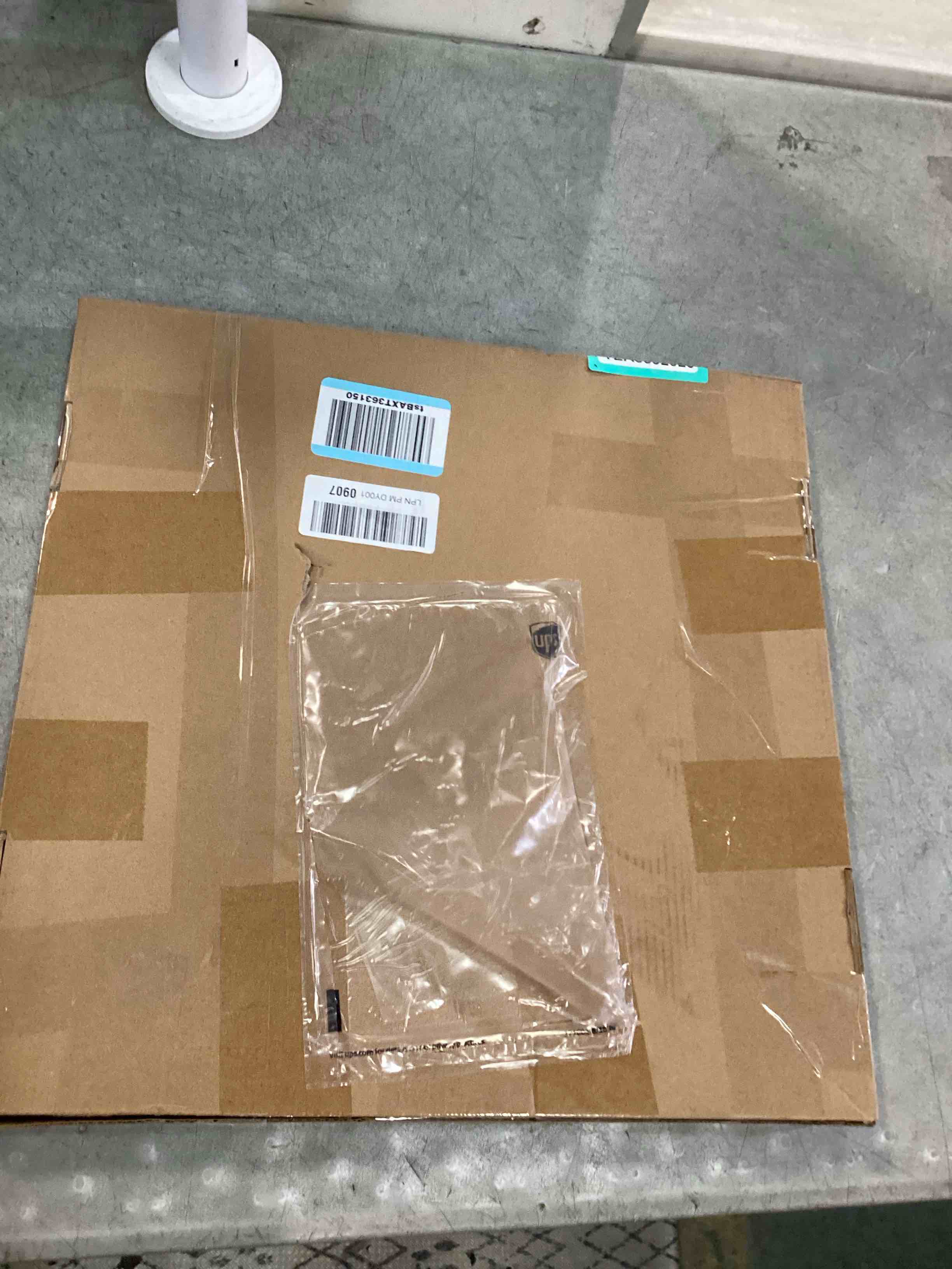 https://s3.amazonaws.com/lotting-images-prod/bidfta/TEA3392025_1749062264330.jpeg