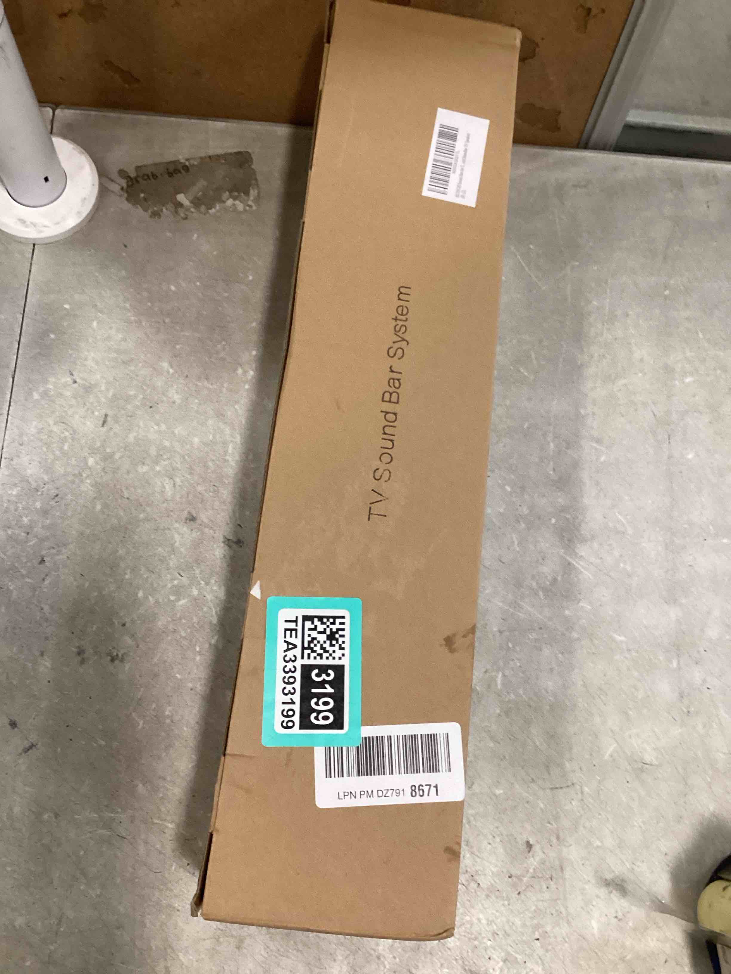 https://s3.amazonaws.com/lotting-images-prod/bidfta/TEA3393199_1749579969680.jpeg