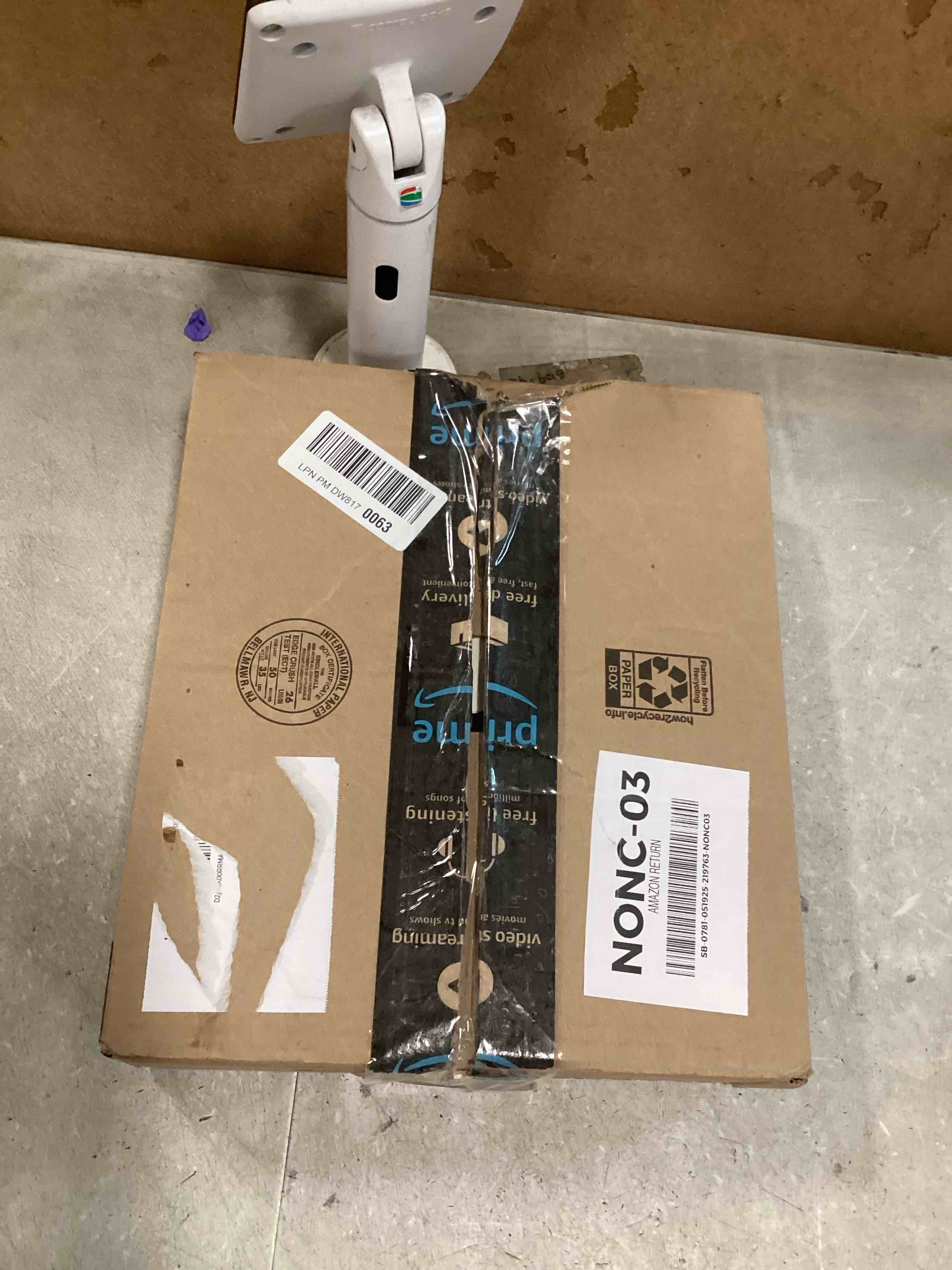 https://s3.amazonaws.com/lotting-images-prod/bidfta/TEA3393204_1749580588559.jpeg
