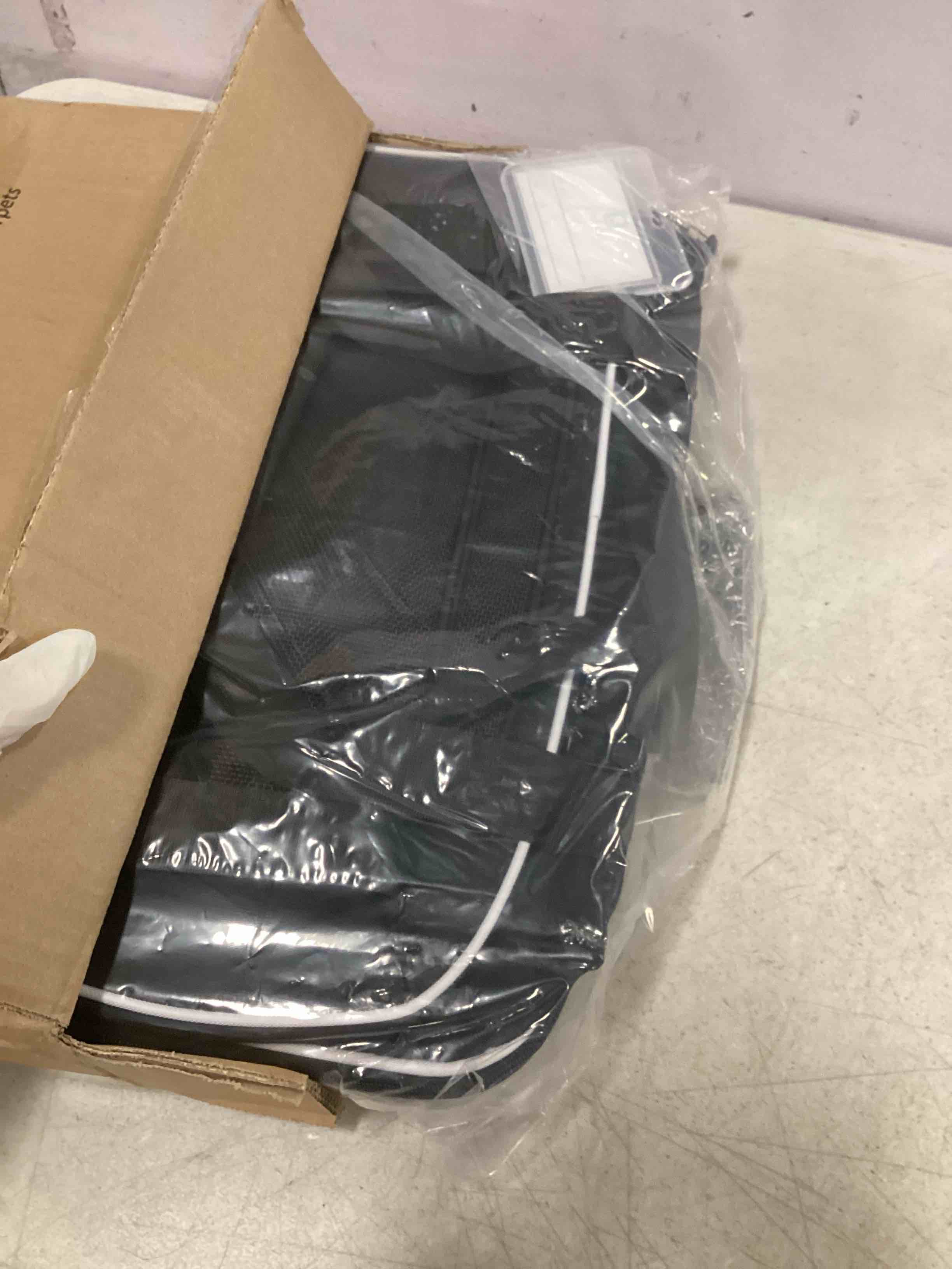 https://s3.amazonaws.com/lotting-images-prod/bidfta/TEA3393700_1749816886890.jpeg