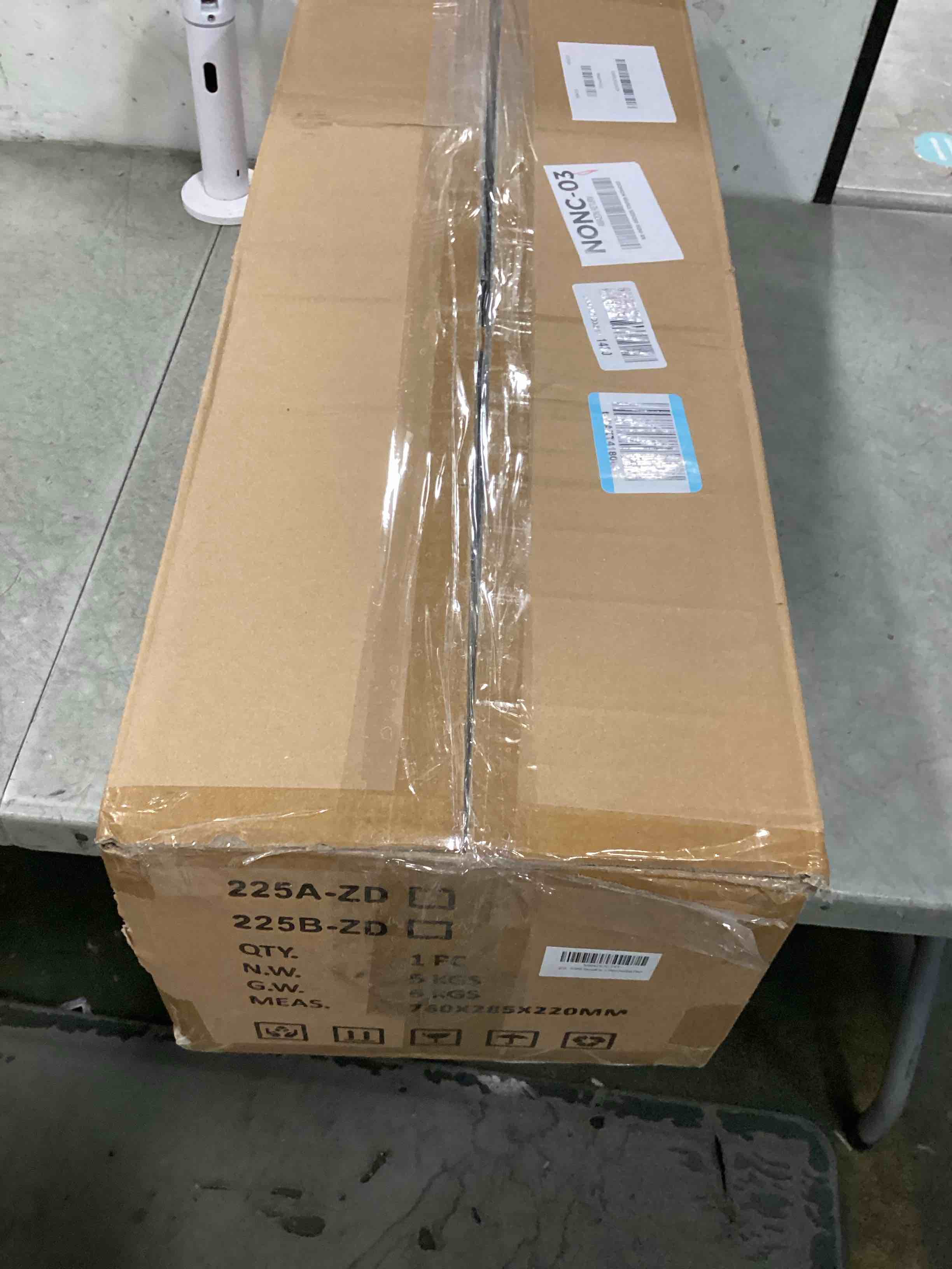 https://s3.amazonaws.com/lotting-images-prod/bidfta/TEA3393921_1749899976434.jpeg