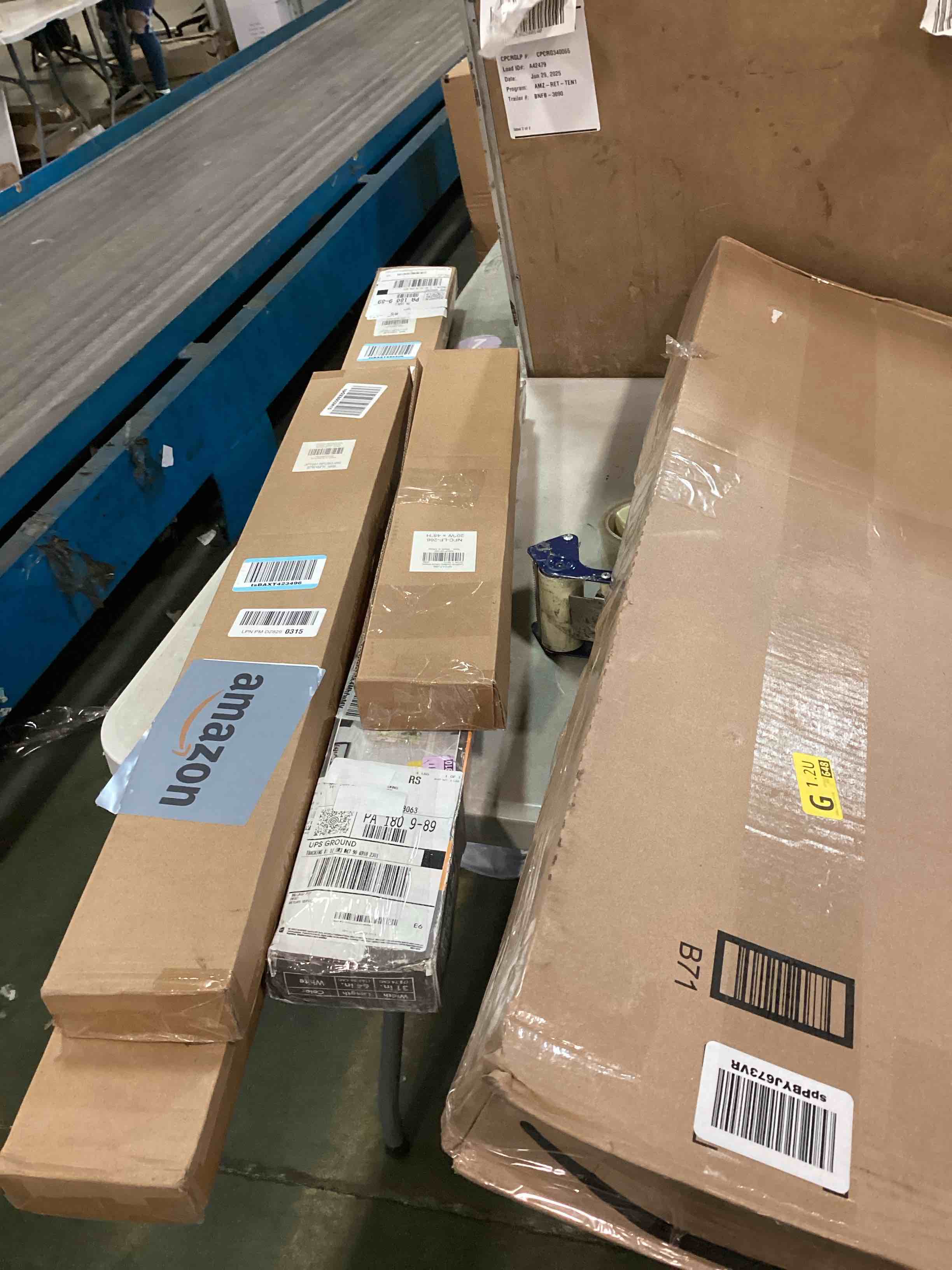https://s3.amazonaws.com/lotting-images-prod/bidfta/TEA3399033_1751919085621.jpeg