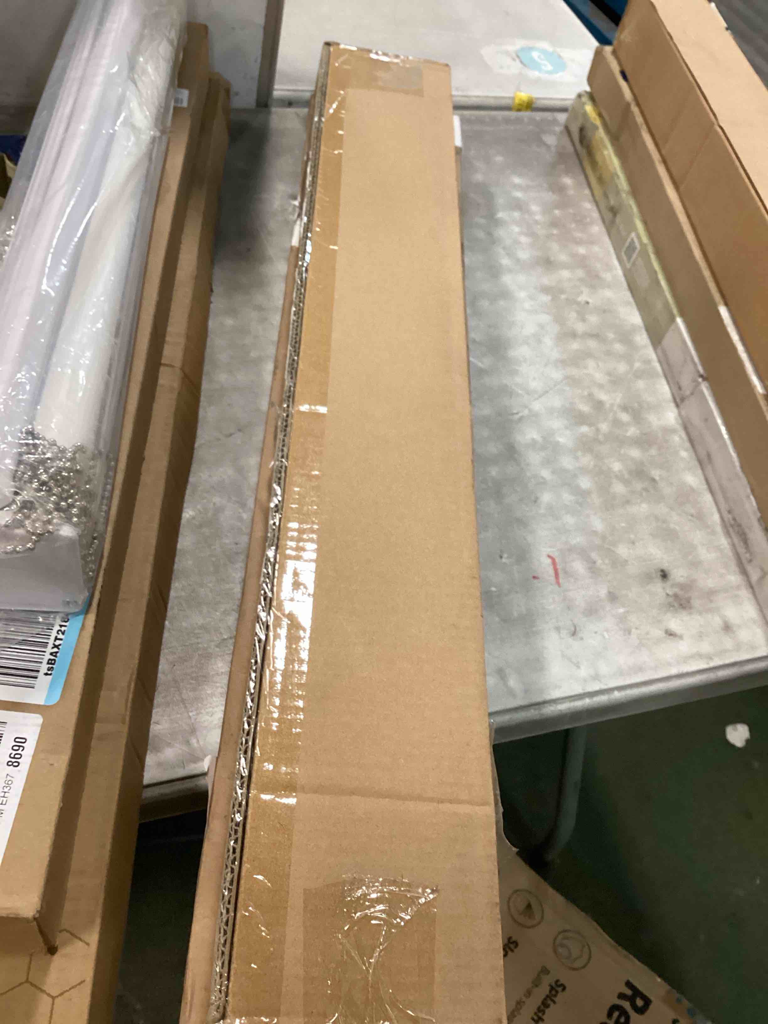 https://s3.amazonaws.com/lotting-images-prod/bidfta/TEA3399348_1752066940298.jpeg
