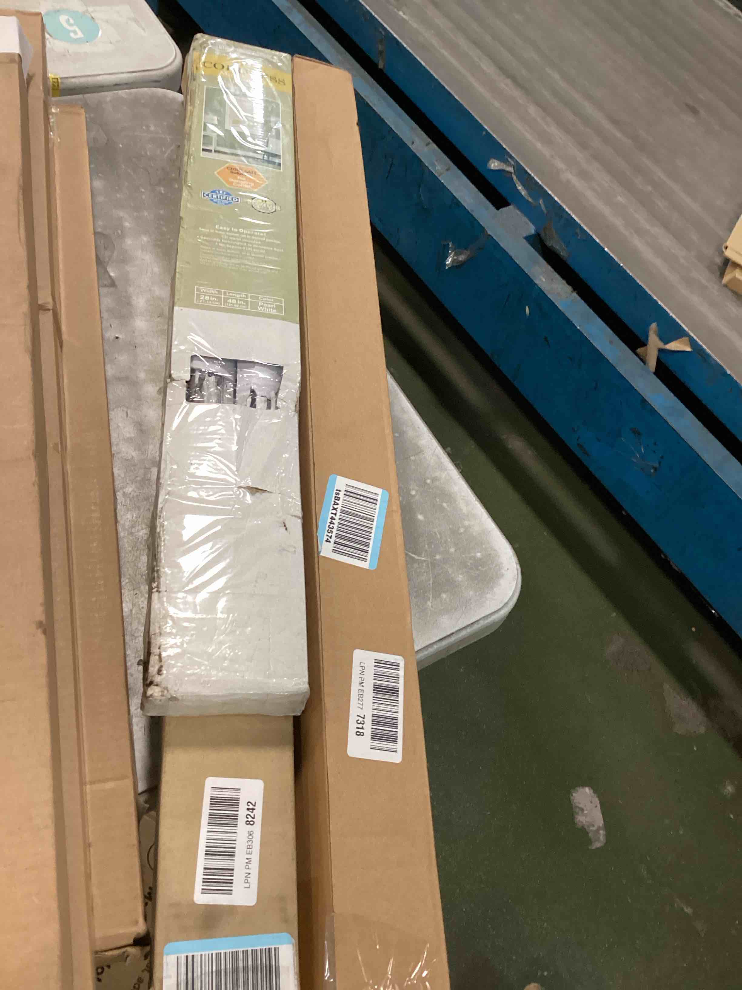 https://s3.amazonaws.com/lotting-images-prod/bidfta/TEA3399349_1752066875992.jpeg