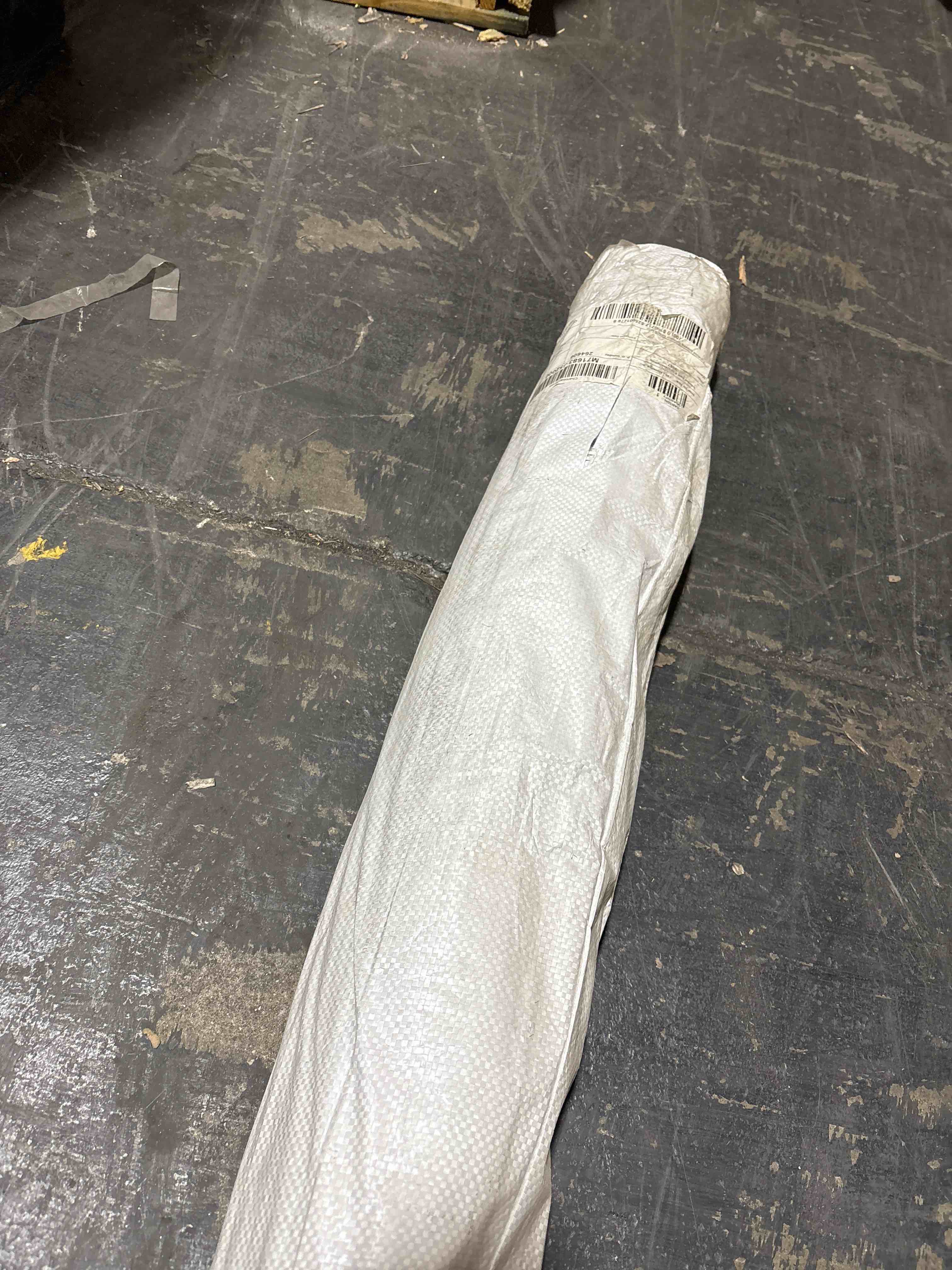 Condition photo showing New/Like New for Barbara king indoor/outdoor 77” round striped throw area rug, charcoal stripe 