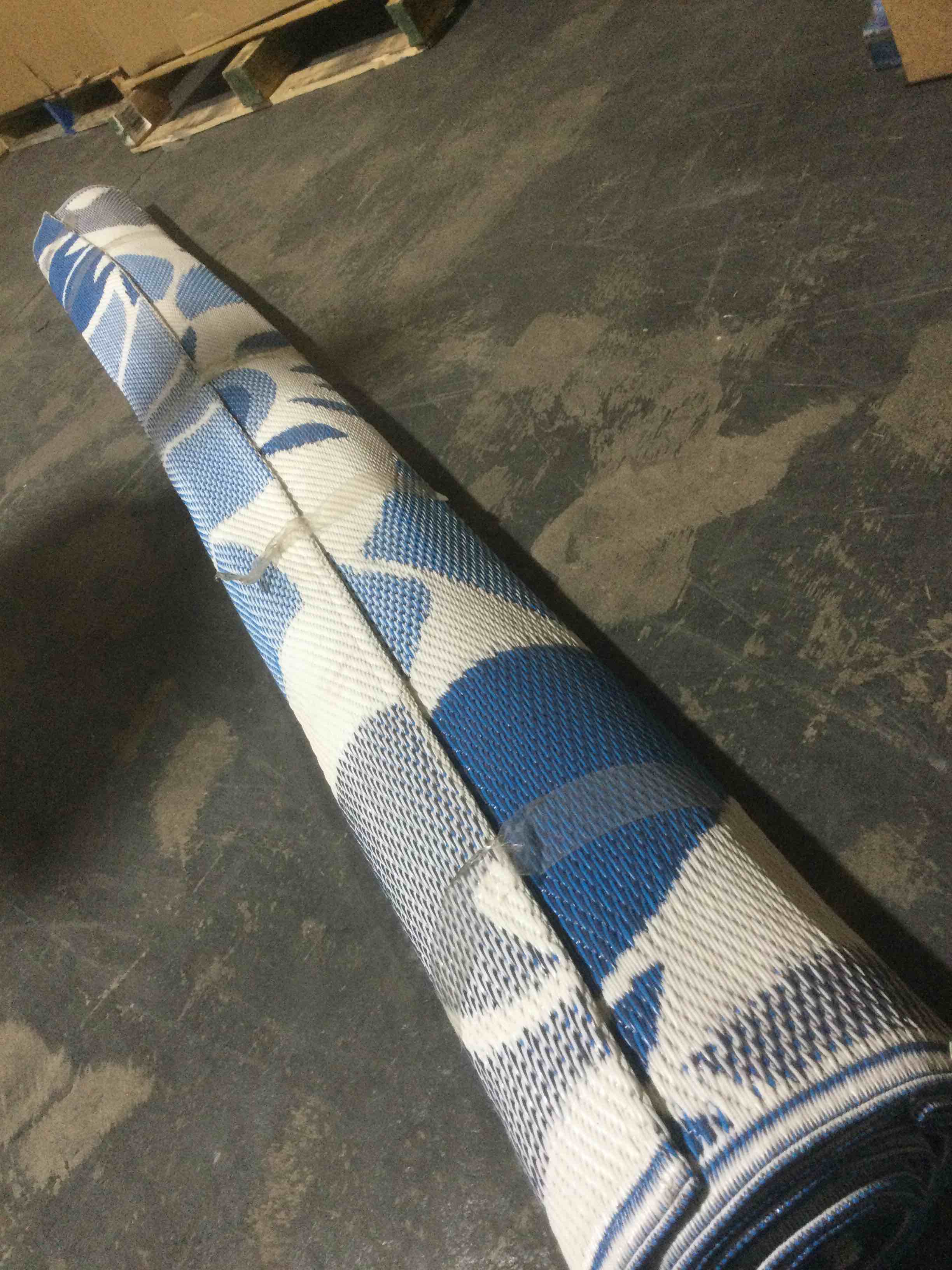 Condition photo showing Good Condition for Barbara king dahlia flower patio mat, blue 