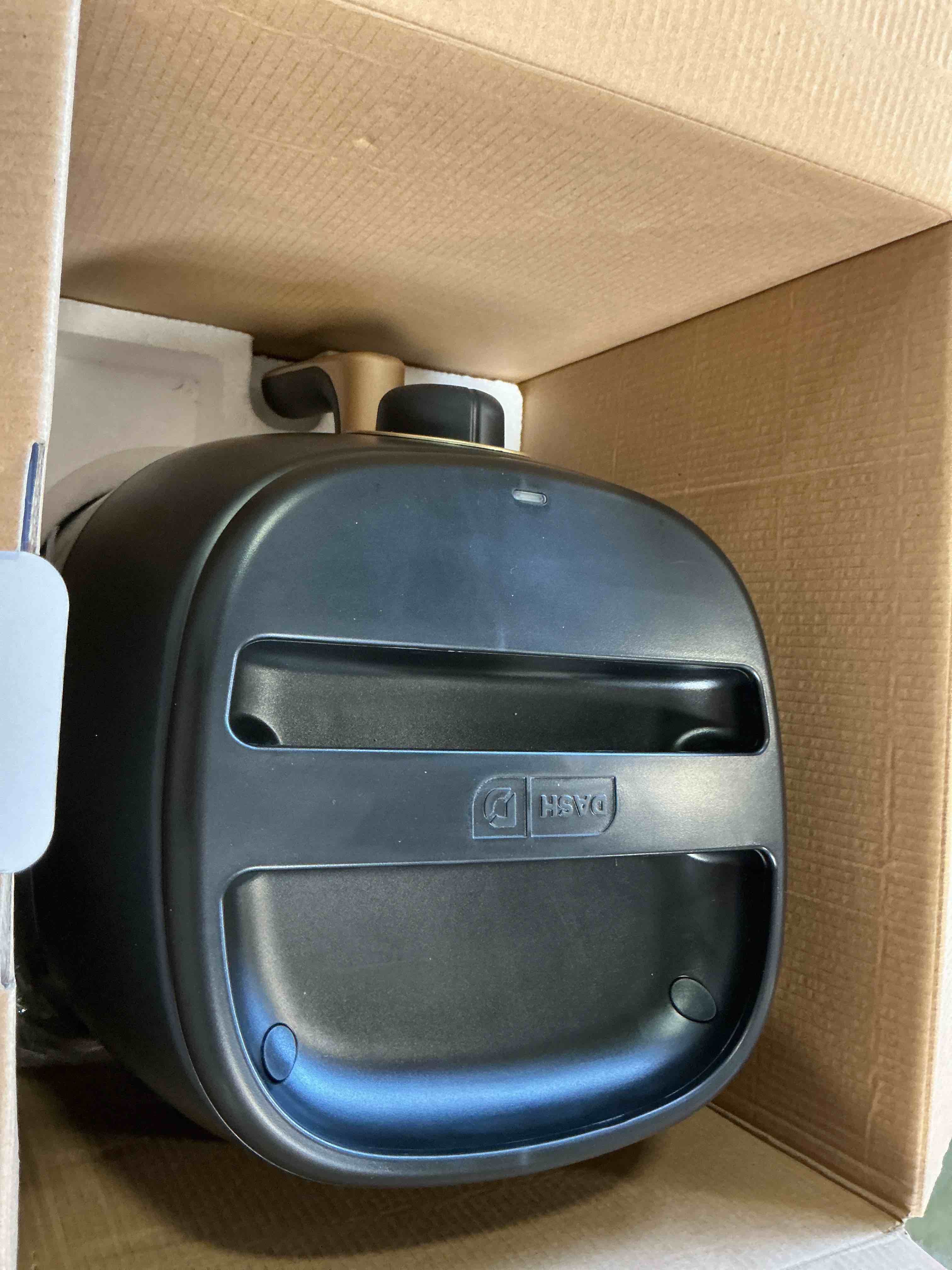 https://s3.amazonaws.com/lotting-images-prod/bidfta/TEA3426143_1757530637422.jpeg