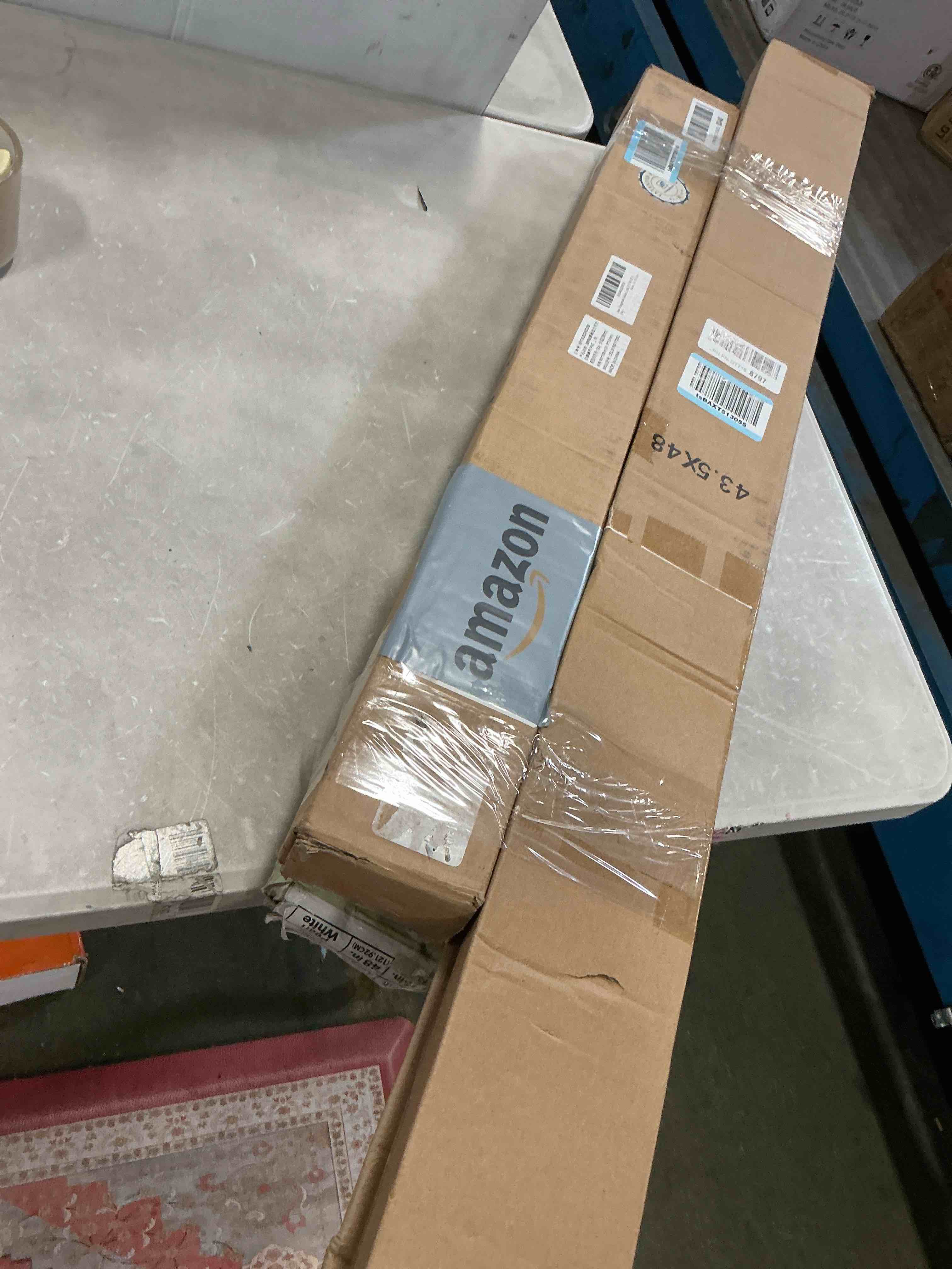 Assorted of Products for the Maintenance or Decoration of the Home (it can include a variety of sizes and models)