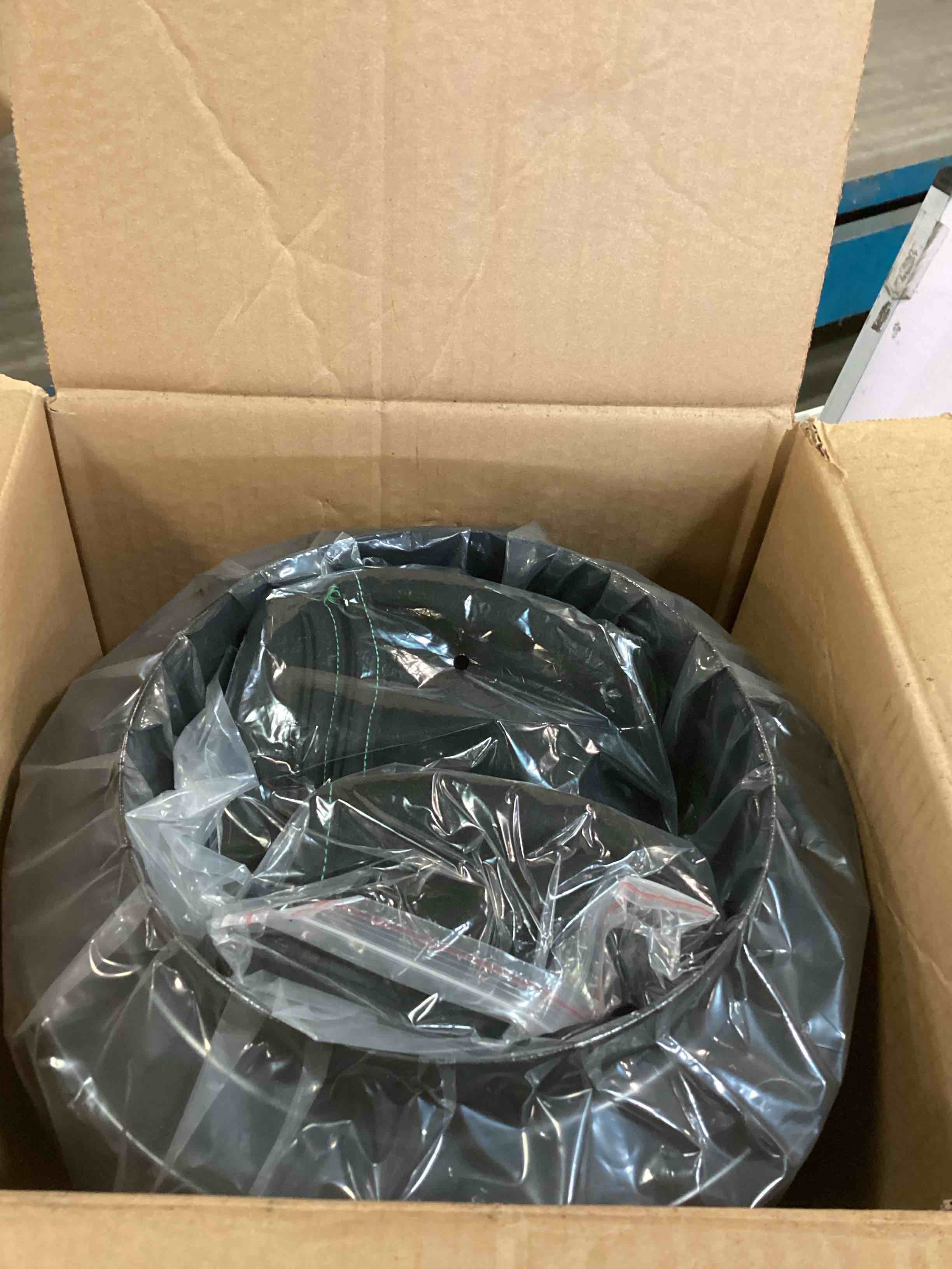 https://s3.amazonaws.com/lotting-images-prod/bidfta/TEA3466870_1749563036504.jpeg