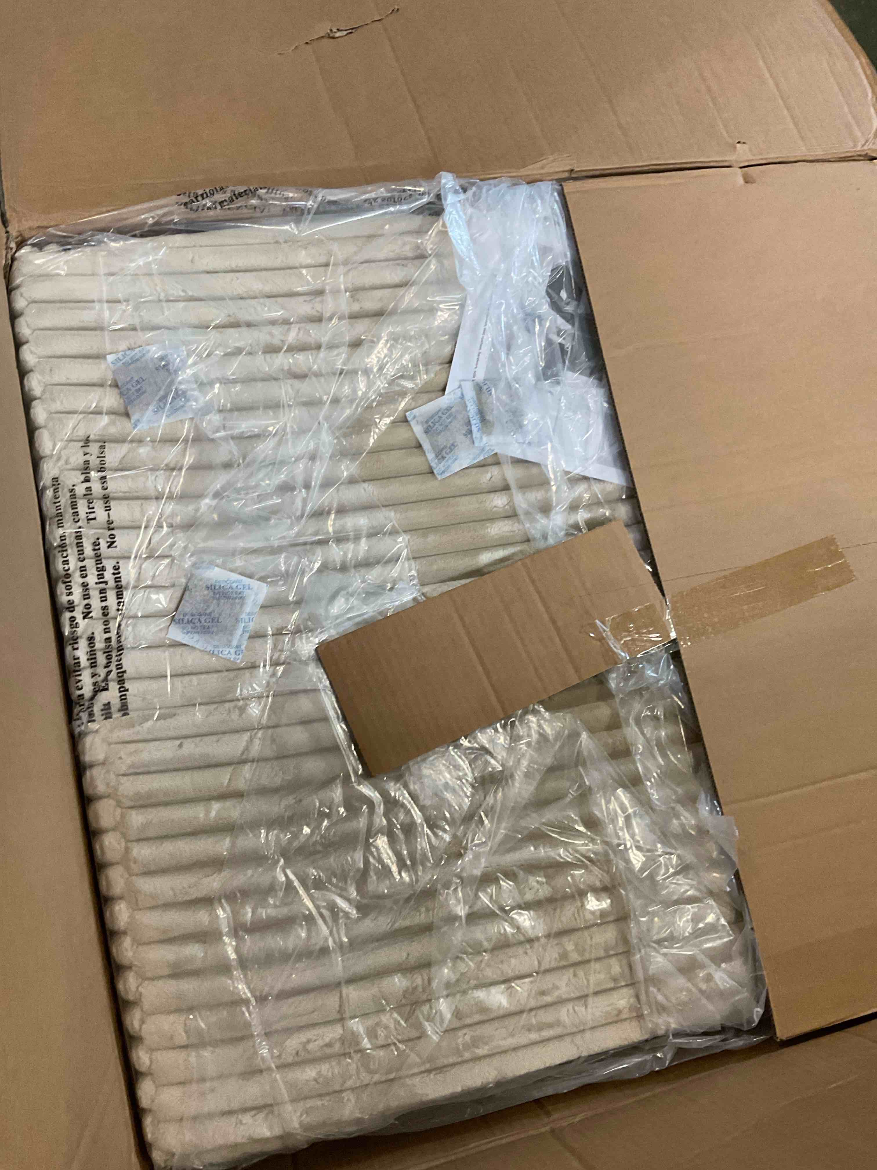 https://s3.amazonaws.com/lotting-images-prod/bidfta/TEA3468115_1750523709682.jpeg