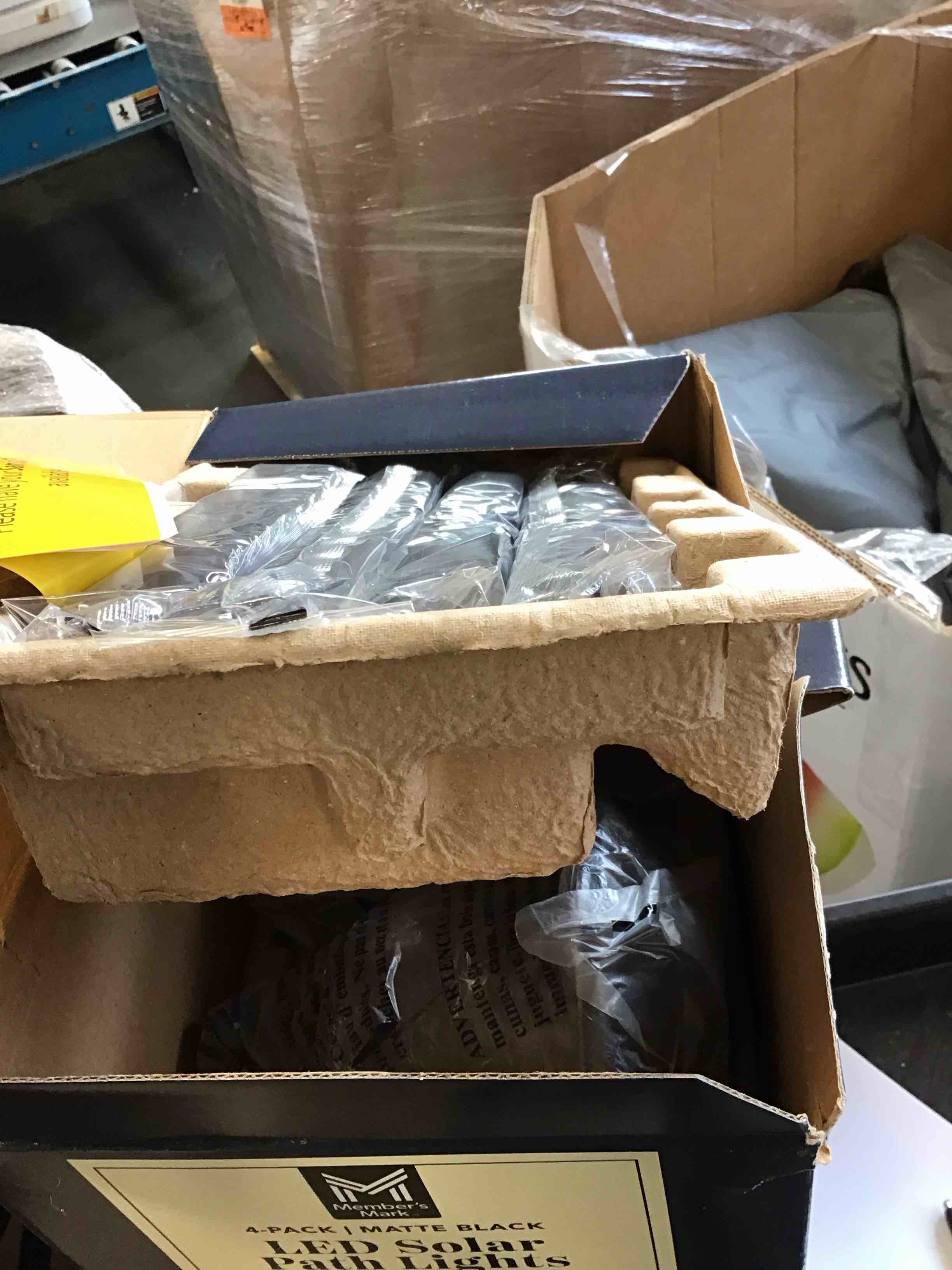 https://s3.amazonaws.com/lotting-images-prod/bidfta/TEA3468511_1750943317859.jpeg
