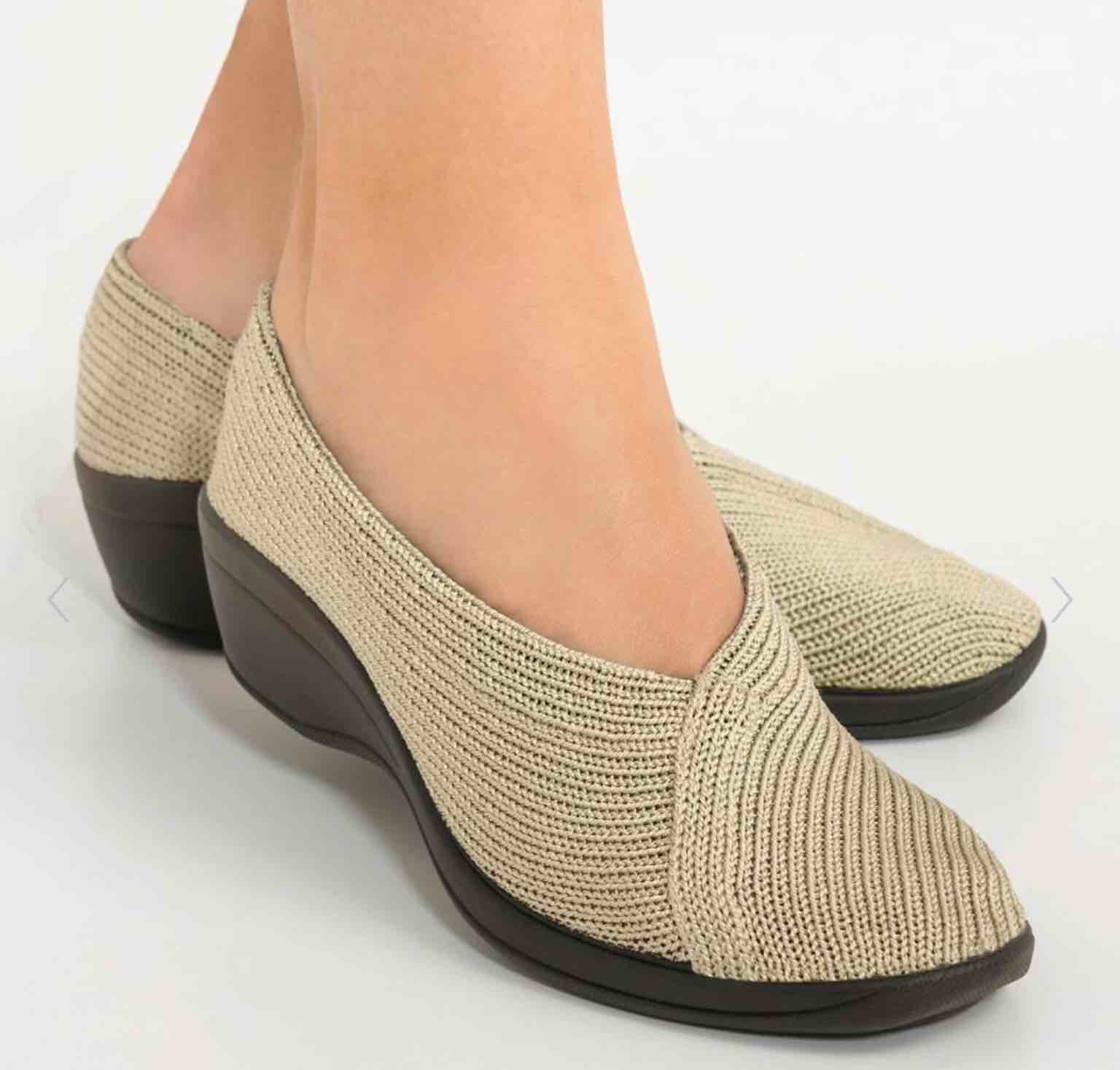 The Bunion Concealing Stretch Slip Ons size 7-7.5 