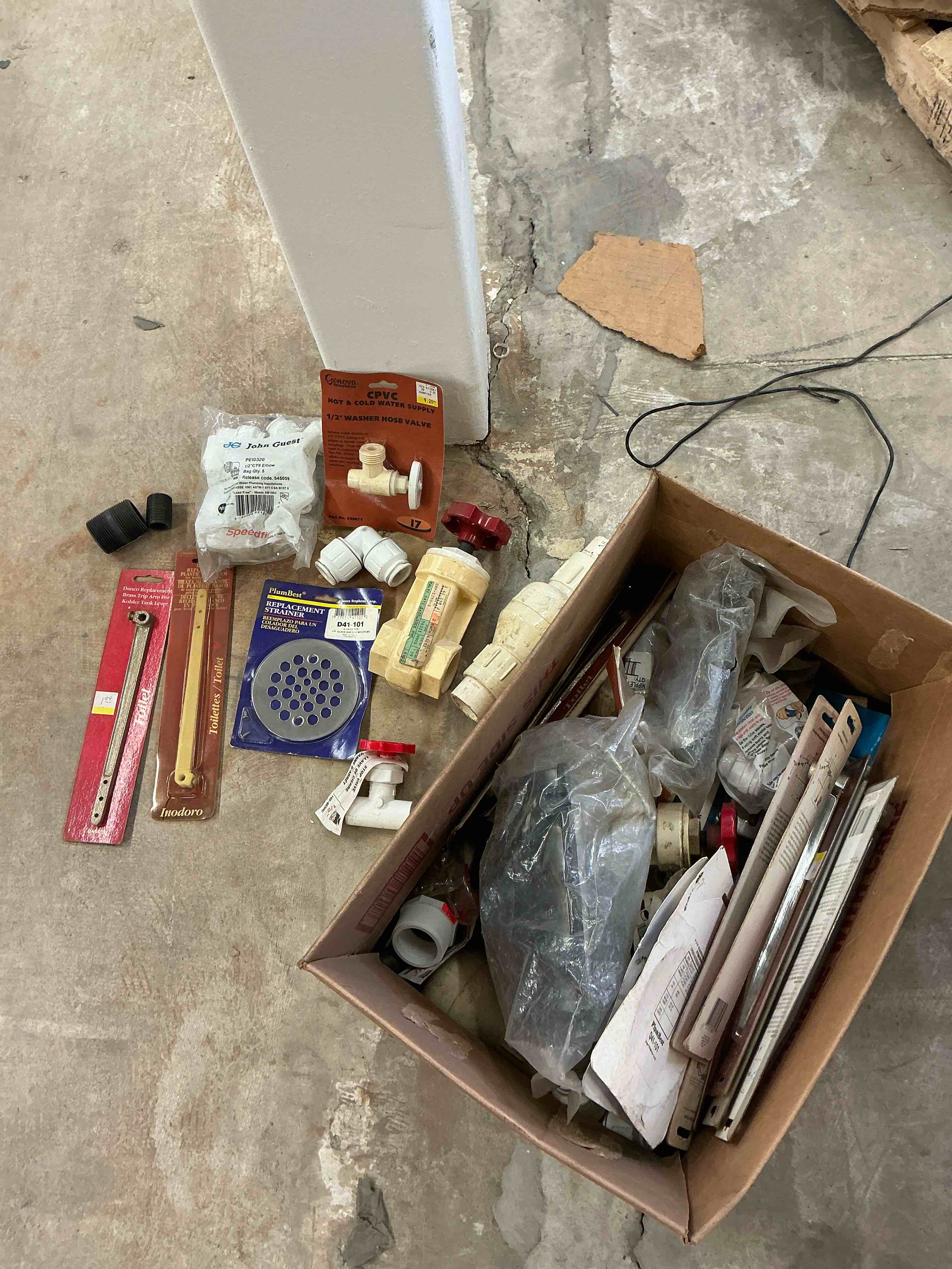 assorted items, Elbows, toilettes