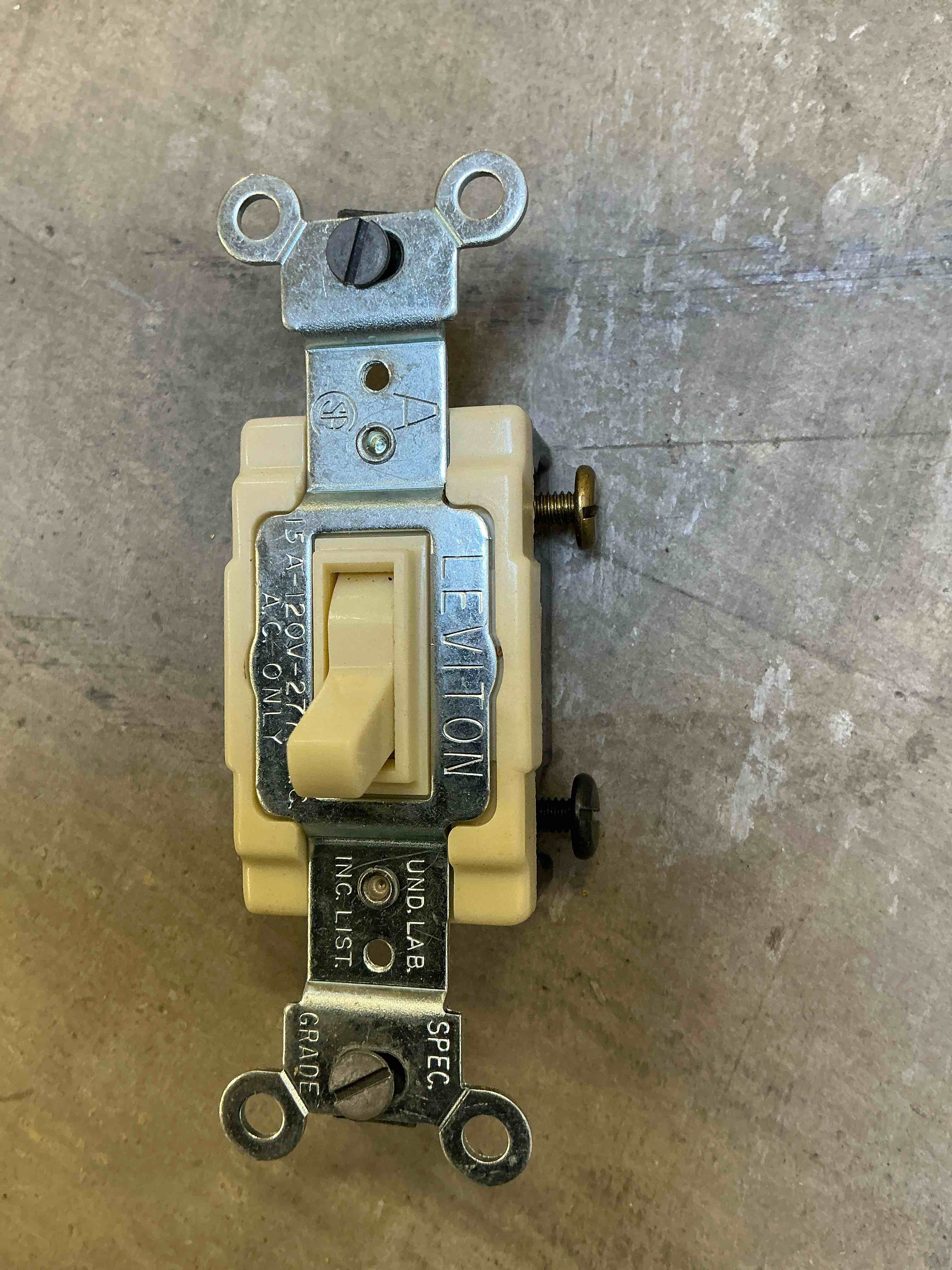 Leviton R32-AFTR1-0KW 15 Amp White Tamper Resistant AFCI Receptacle