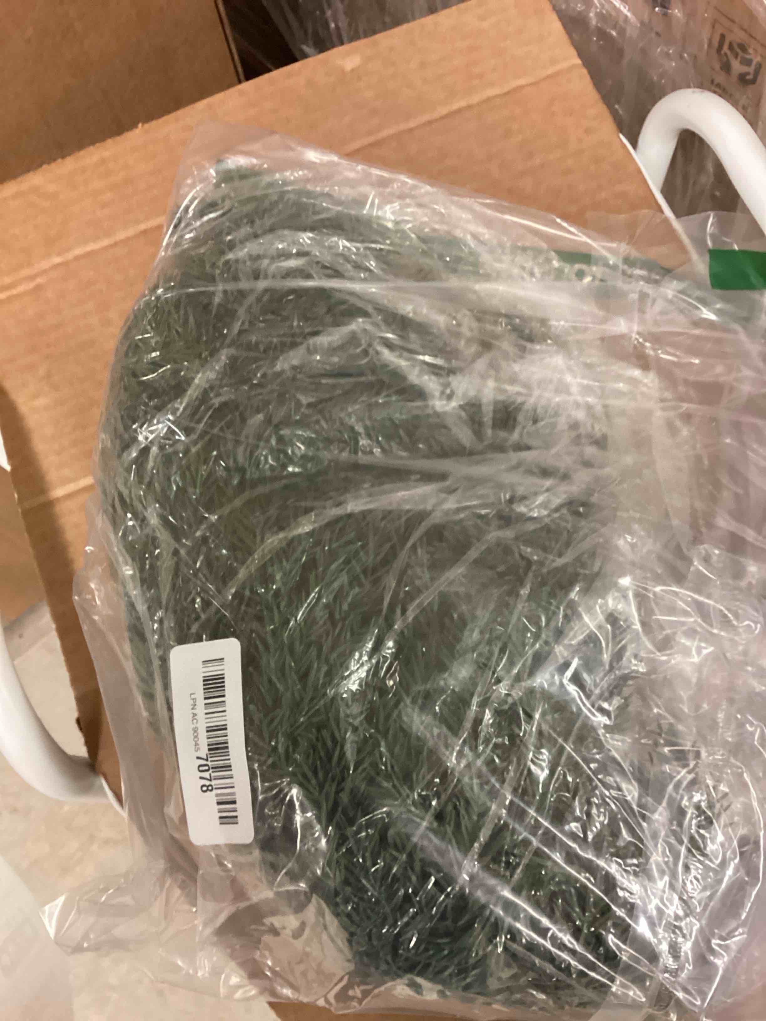 Condition photo showing New/Like New for Giegxin 6 Pcs 27.6'' Artificial Christmas Norfolk Pine Branches Real Touch Norfolk Pine Picks Filler Faux Cedar Stem Fake Greenery Picks for Christmas Vase DIY Garland Wreath Home Decoration