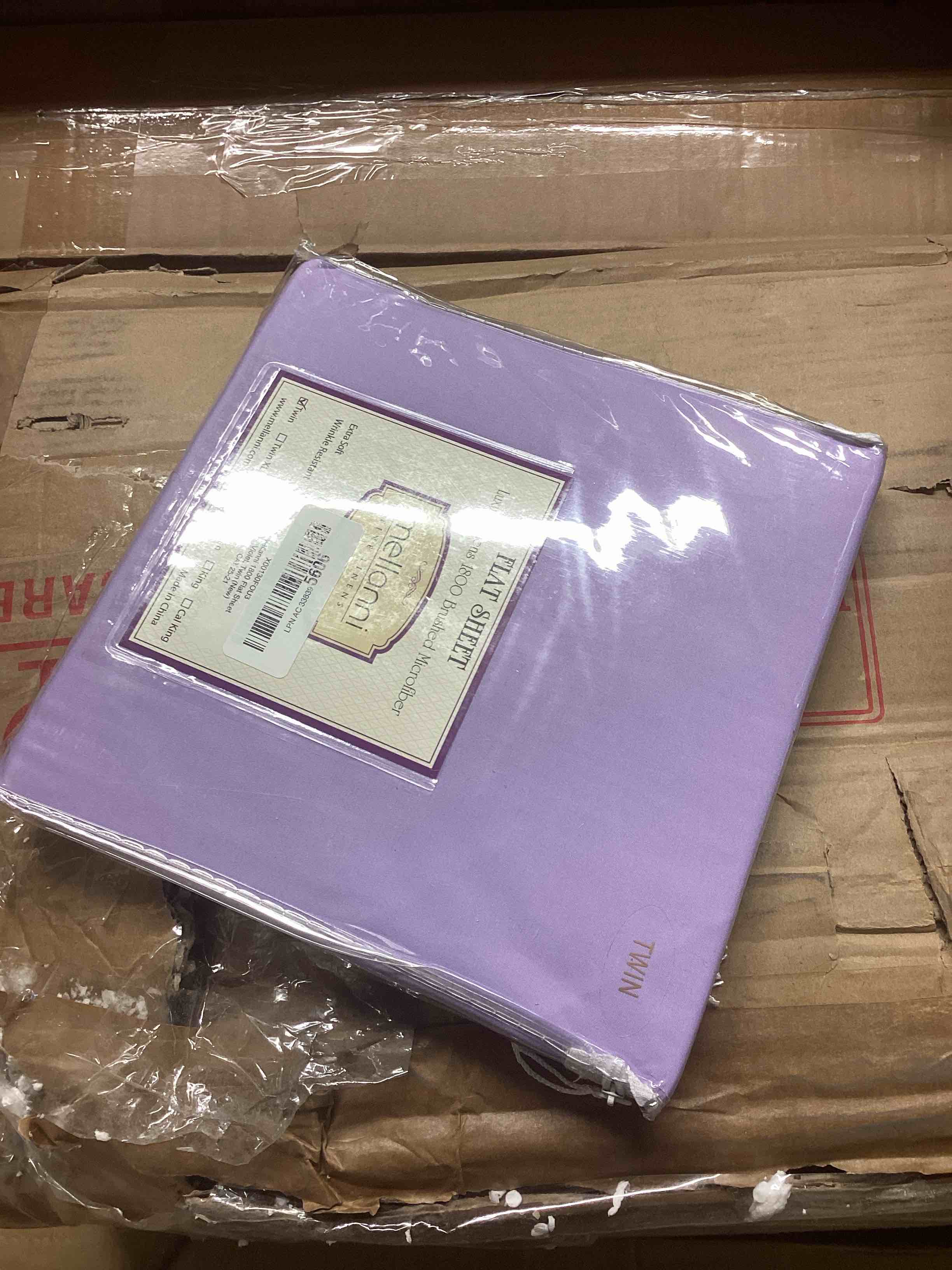 Condition photo showing New/Like New for Mellanni Twin Size Flat Sheet - Iconic Collection Bedding - Hotel Luxury, Extra Soft, Cooling - Wrinkle, Fade, Stain Resistant - 1 Flat Sheet Only (Twin, Violet) 1355 Violet Twin - Flat Sheet Only