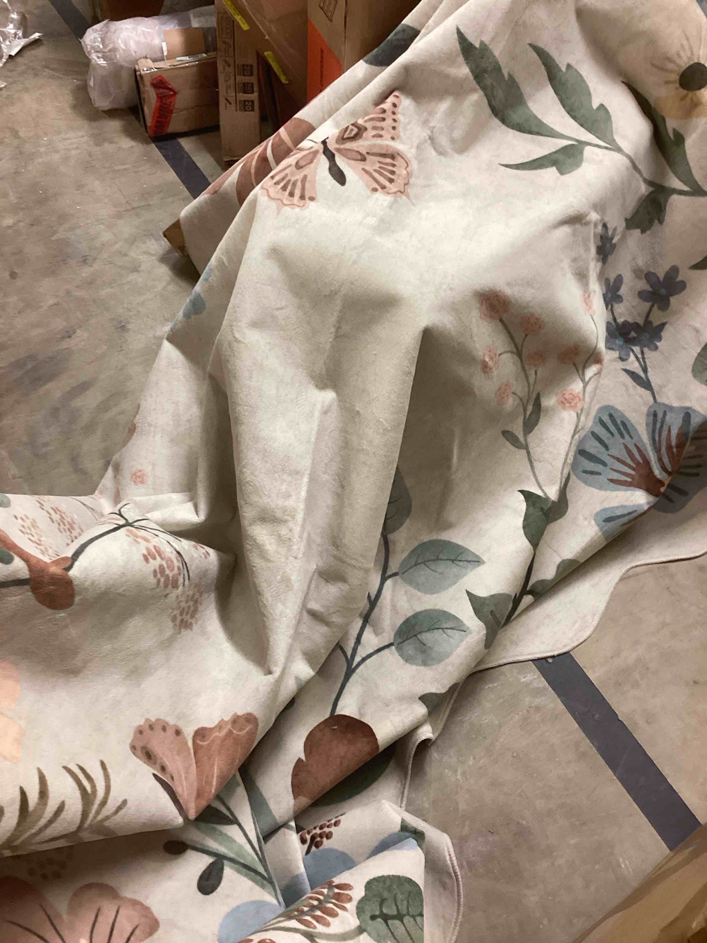 Condition photo showing Good Condition for Floral Living Room Rugs, Area Rugs 8”x10” Rug for Bedroom Ultra-Thin Soft Rug,