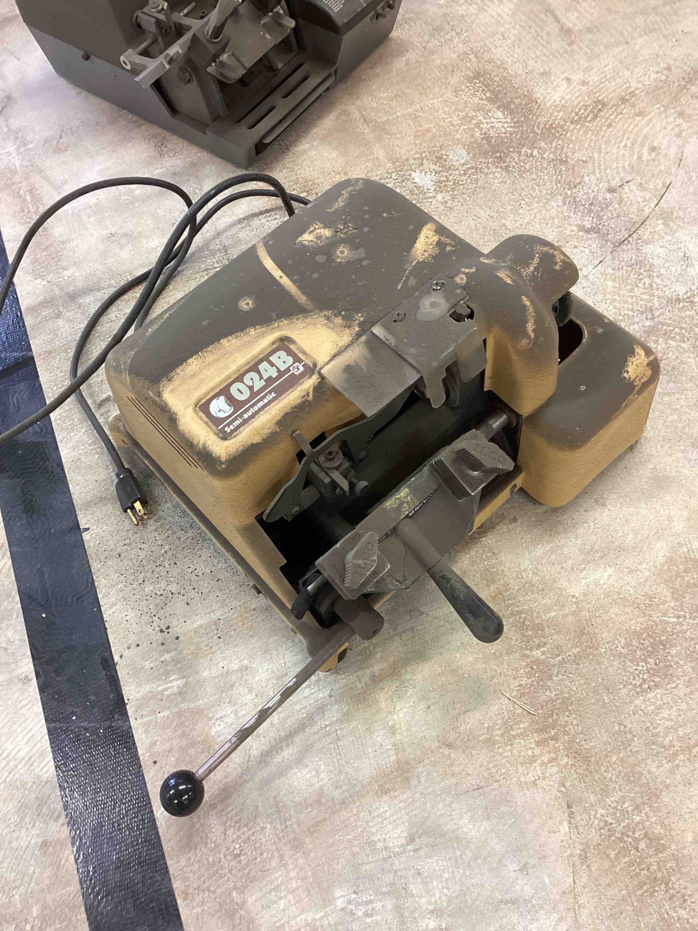 024B Semi Automatic 024 KEY MACHINE