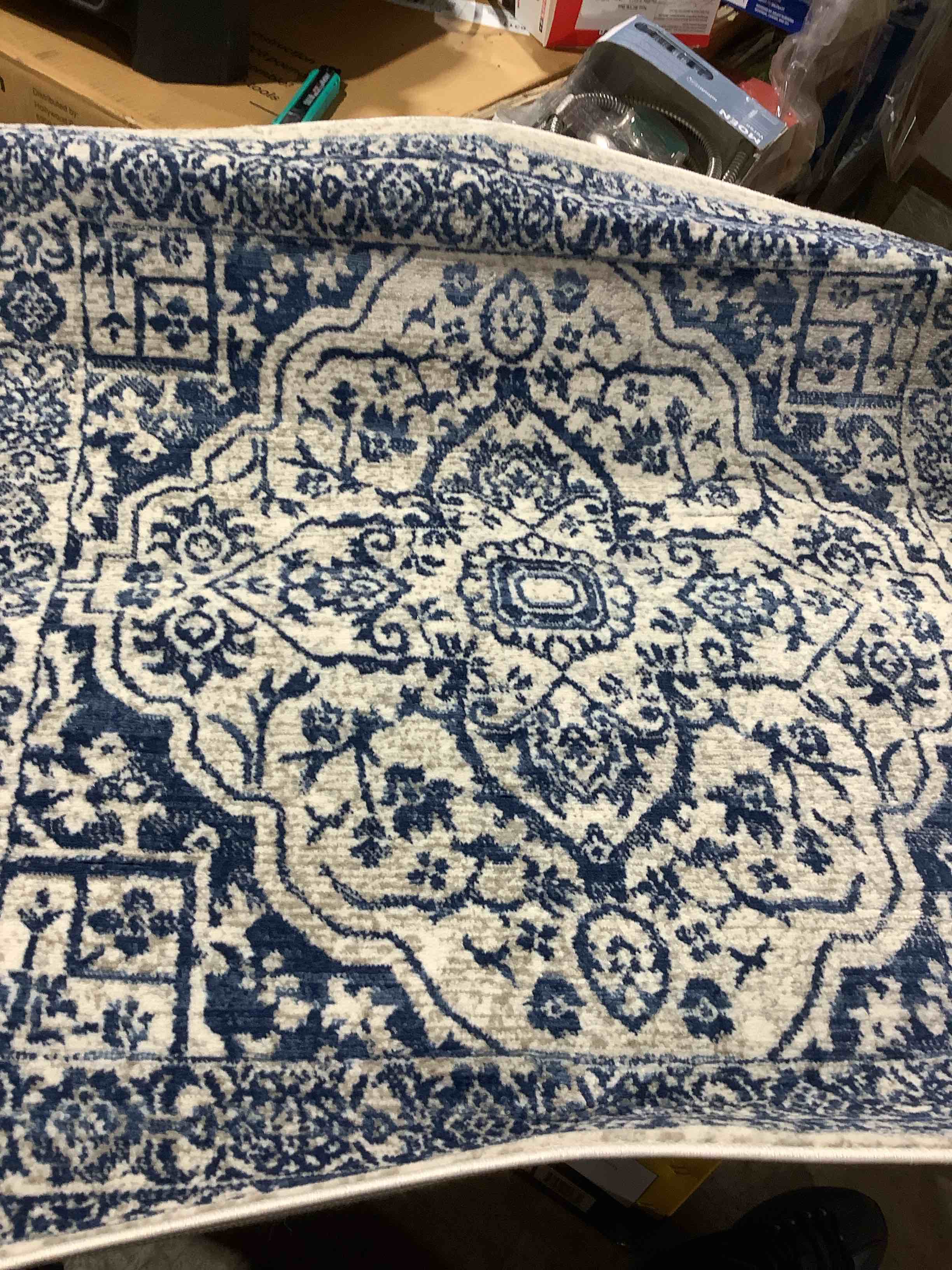 Safavi Brentwood 3’x3’ rug