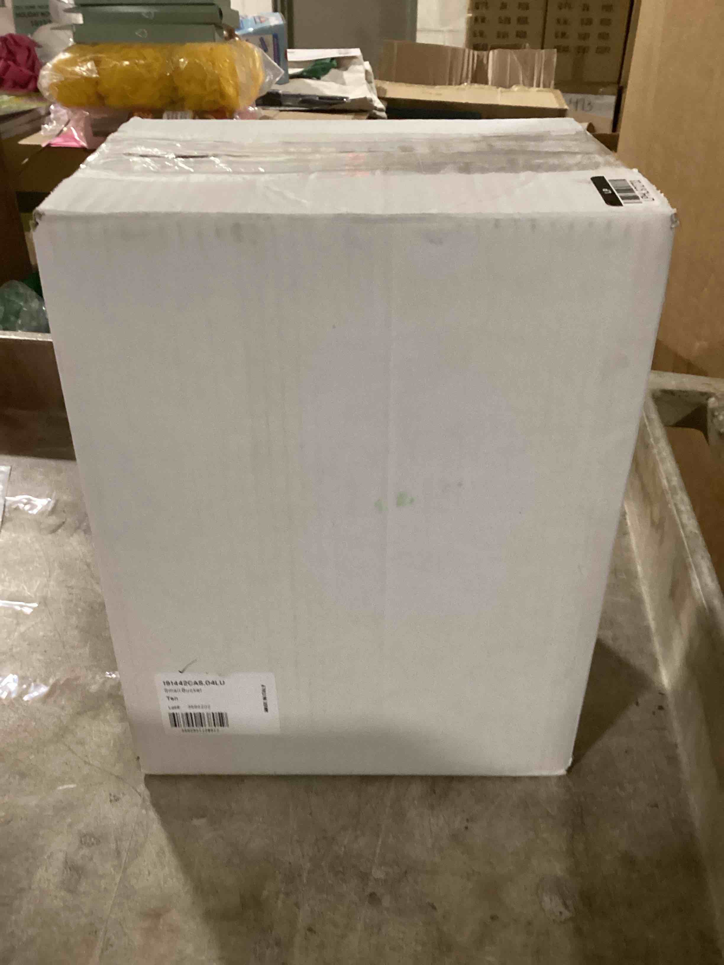 https://s3.amazonaws.com/lotting-images-prod/bidfta/TEA3493500_1757940968921.jpeg