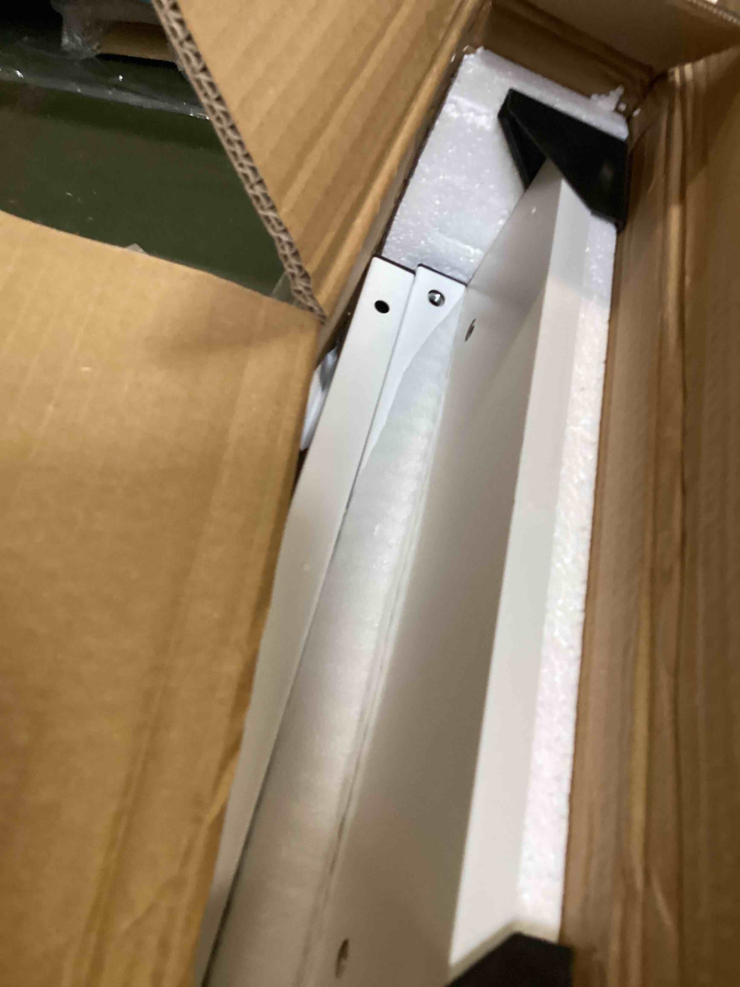https://s3.amazonaws.com/lotting-images-prod/bidfta/TEA3497170_1751052123402.jpeg