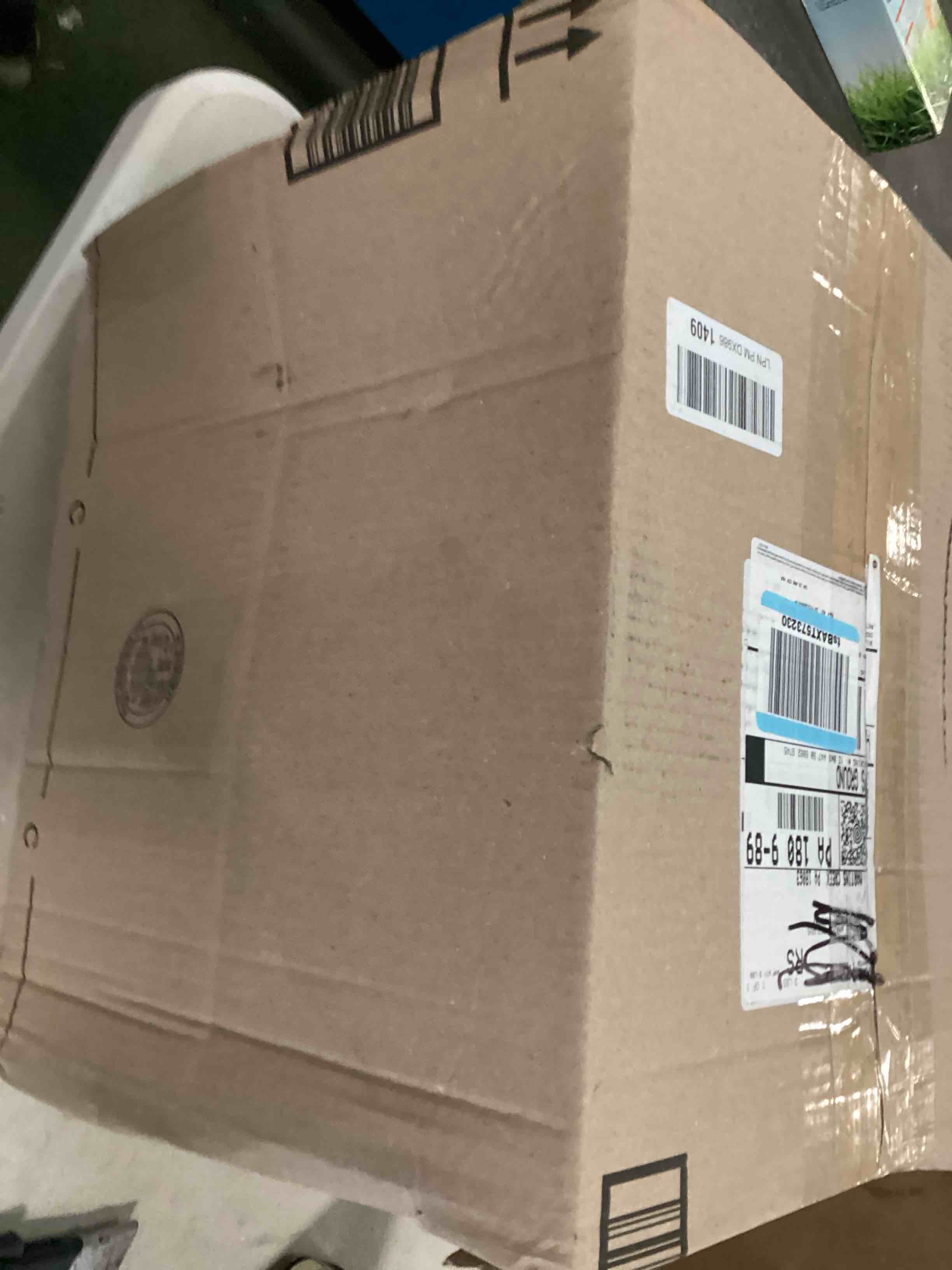 https://s3.amazonaws.com/lotting-images-prod/bidfta/TEA3499465_1750508338207.jpeg