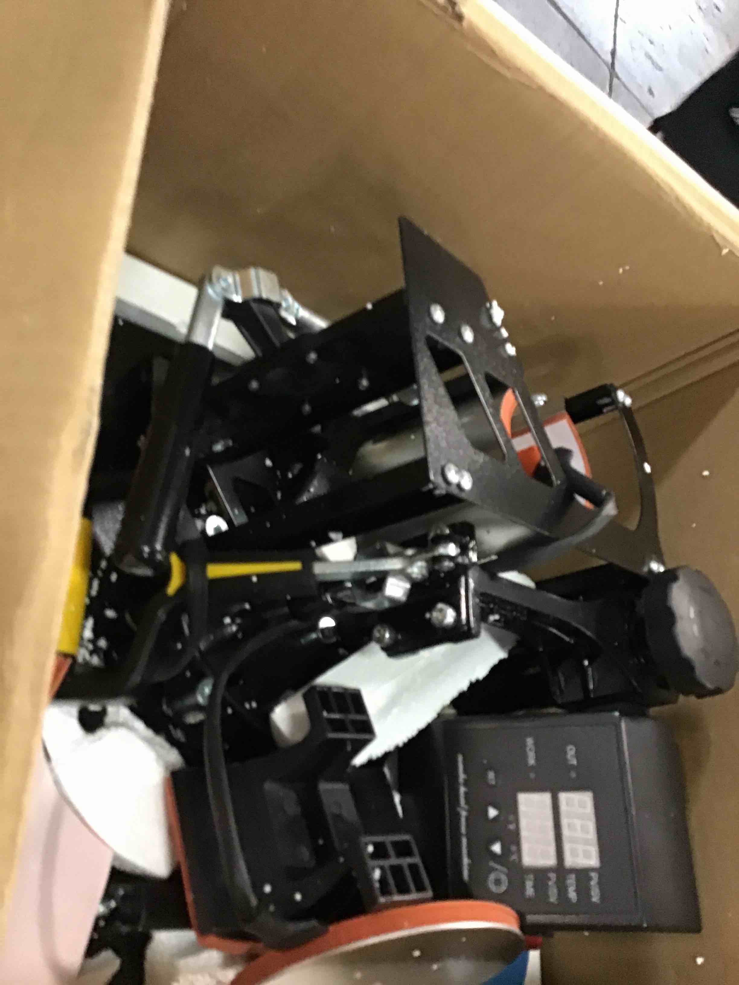 https://s3.amazonaws.com/lotting-images-prod/bidfta/TEA3500845_1750940312920.jpeg