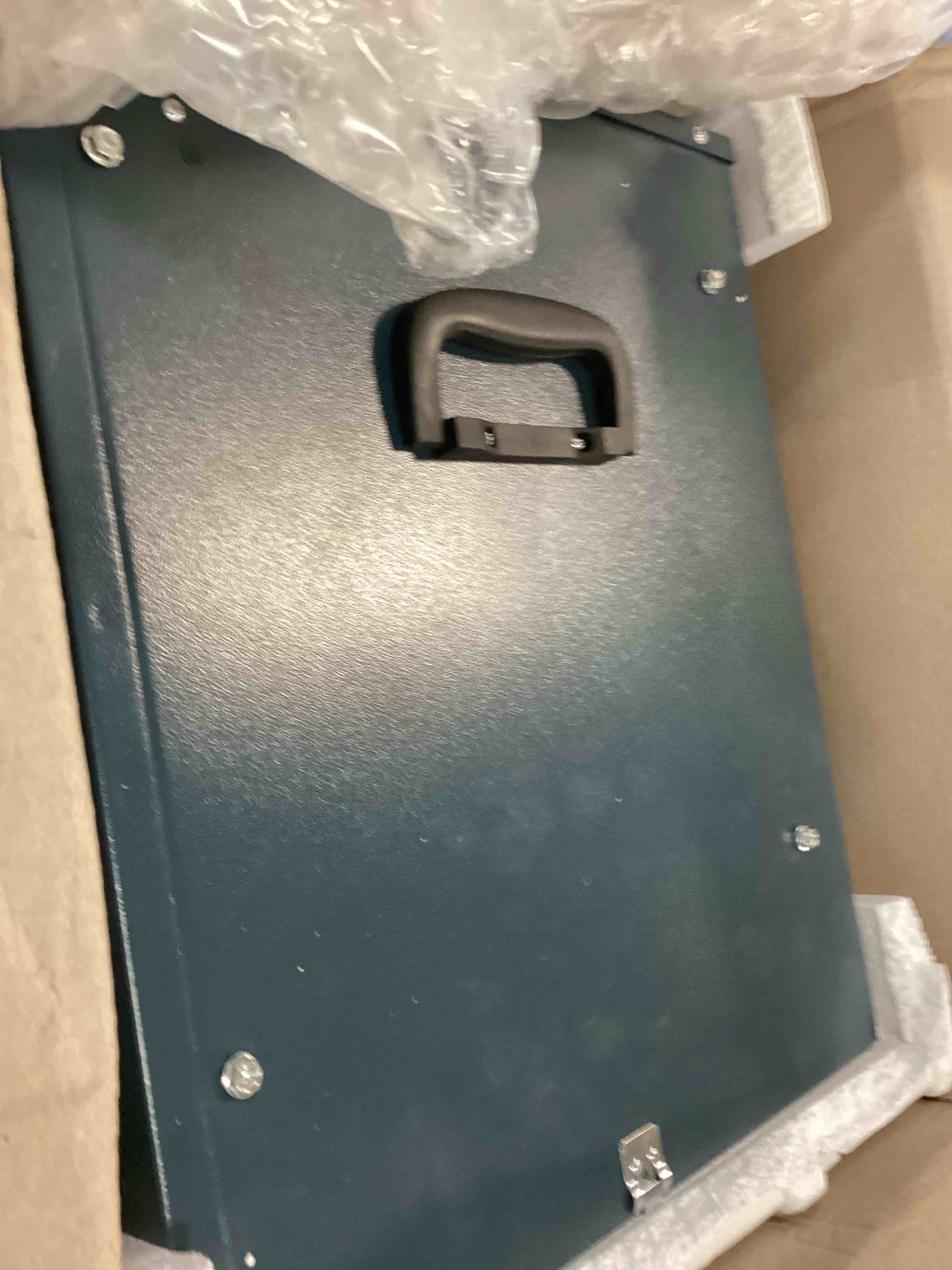 https://s3.amazonaws.com/lotting-images-prod/bidfta/TEA3501422_1751042525437.jpeg