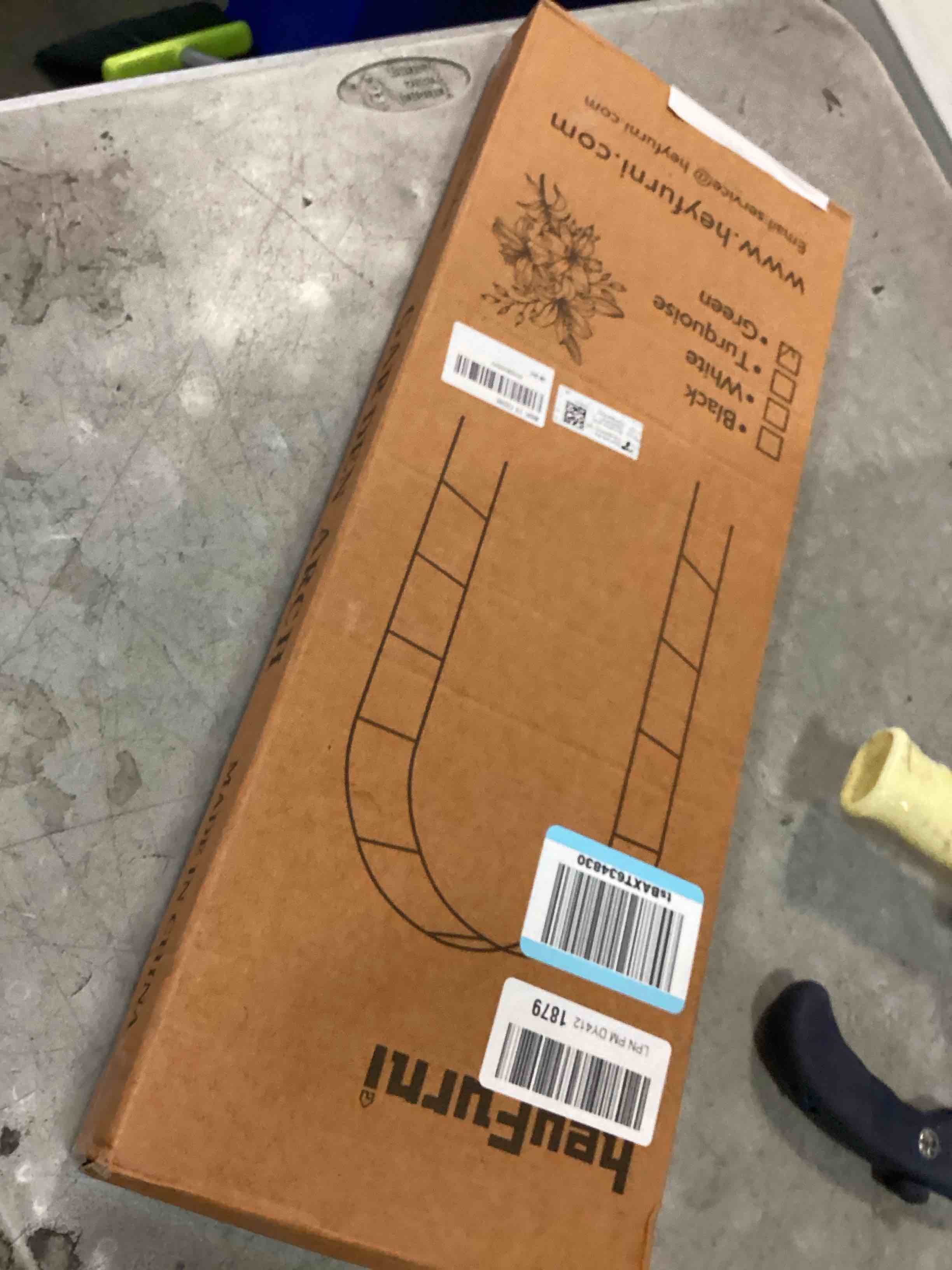 https://s3.amazonaws.com/lotting-images-prod/bidfta/TEA3501548_1751052936288.jpeg