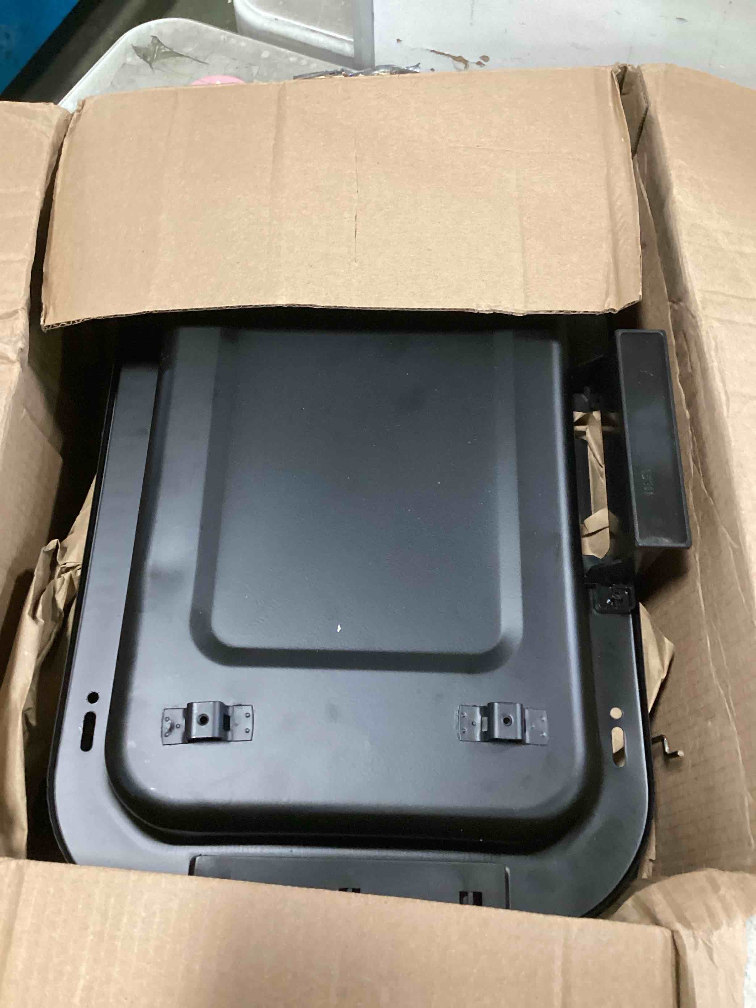 https://s3.amazonaws.com/lotting-images-prod/bidfta/TEA3502289_1751037449527.jpeg